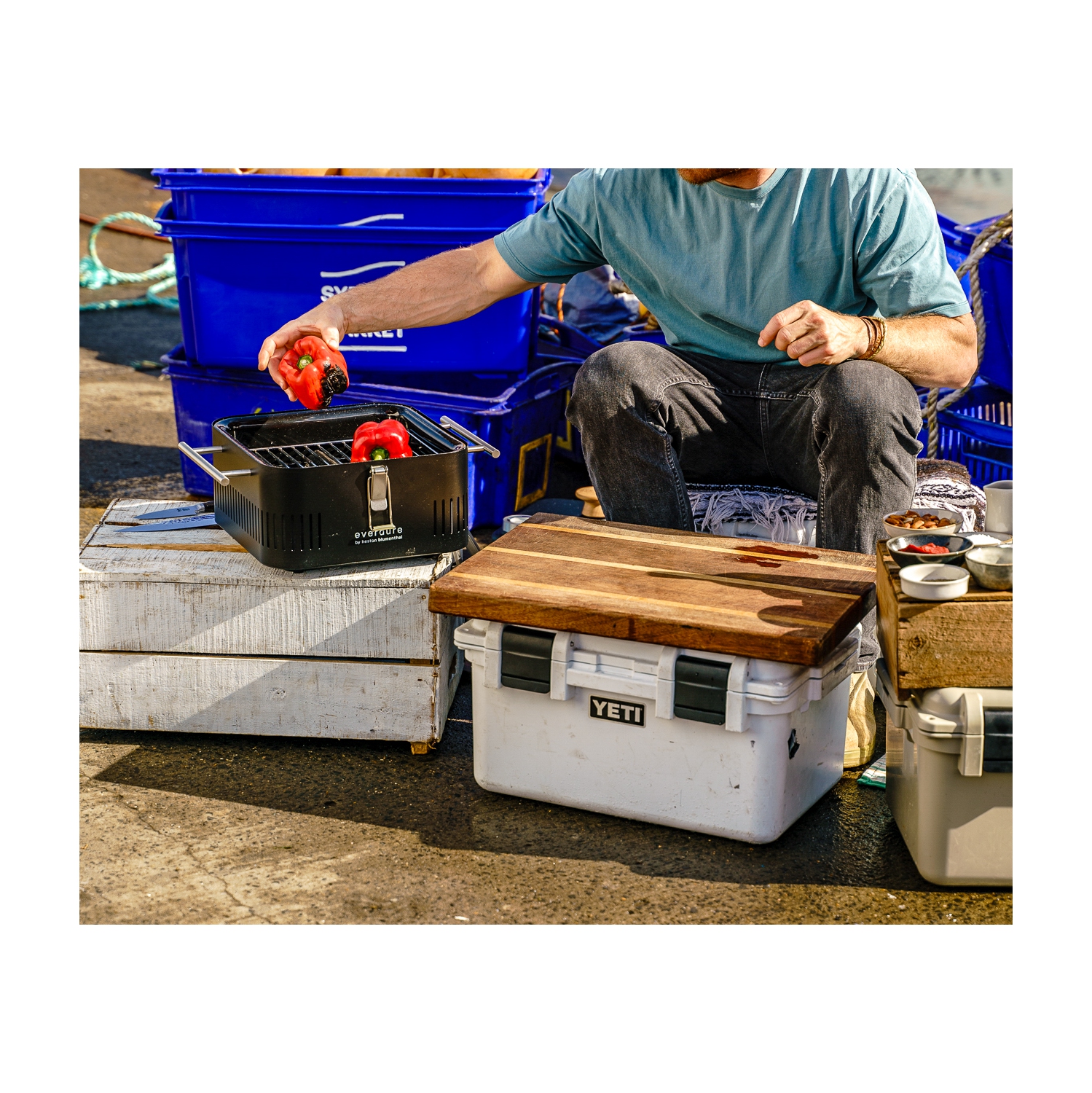 Cube à charbon Everdure – Barbecue pratique et portatif