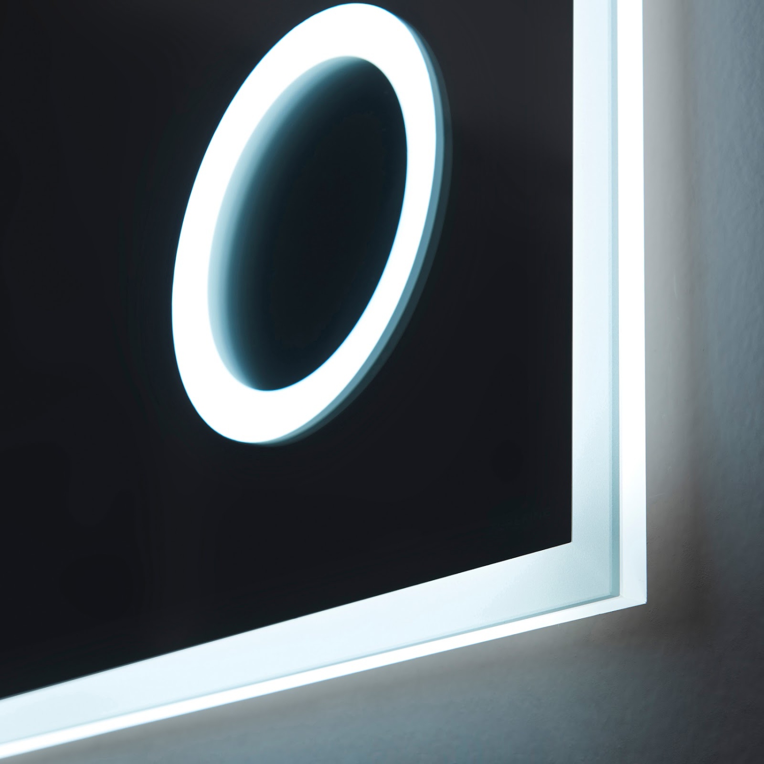 Miroir DE SALLE DE BAIN DE 36 po LED M-1039 avec loupe de la collection SERA - givré