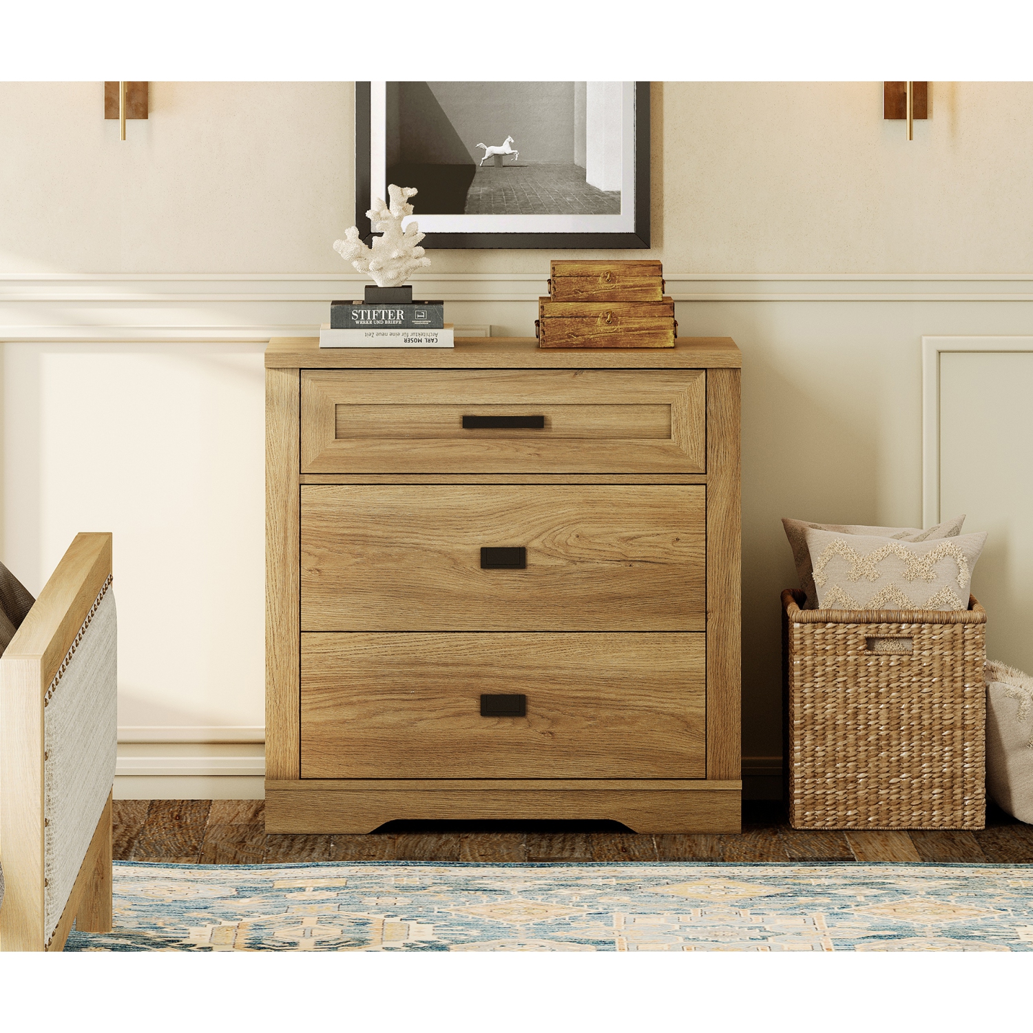 Table de chevet large en bois massif WAMPAT, table de chevet Farmhouse avec 3 tiroirs pour chambre à coucher, 31,9'' H x 31,5' L x 15,4' P, chêne