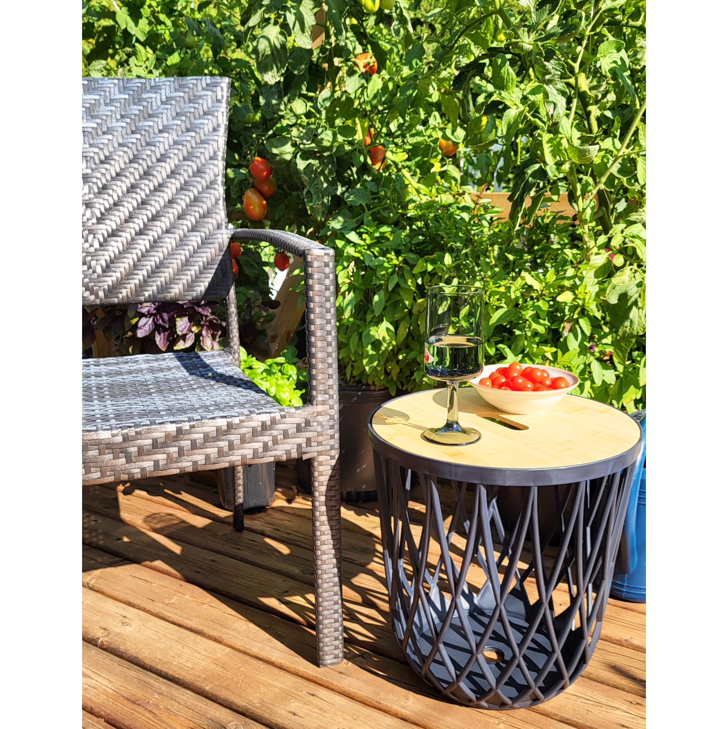 Table avec panier de rangement Timballa de PRISP - Table basse ronde, table d'appoint, table de bout avec couvercle en bambou, pour le salon, la