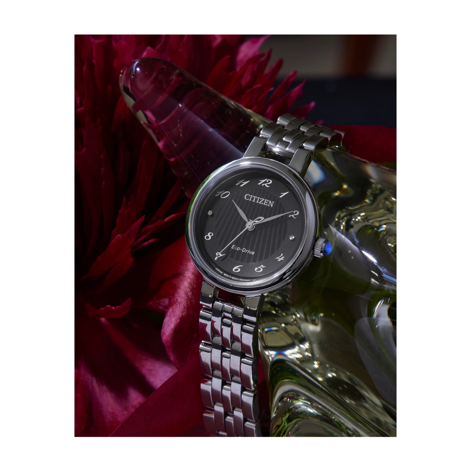 Montre pour femmes Eco-Drive L «&nbsp;Classic&nbsp;» de Citizen 27,7&nbsp;mm avec boîtier et bracelet en acier inoxydable argenté et cadran noir