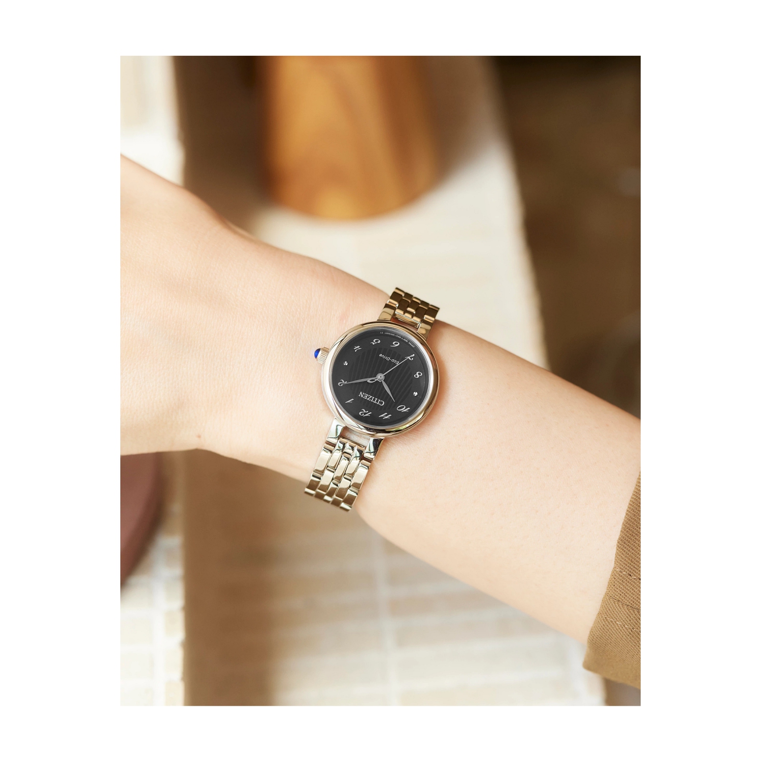 Montre pour femmes Eco-Drive L «&nbsp;Classic&nbsp;» de Citizen 27,7&nbsp;mm avec boîtier et bracelet en acier inoxydable argenté et cadran noir