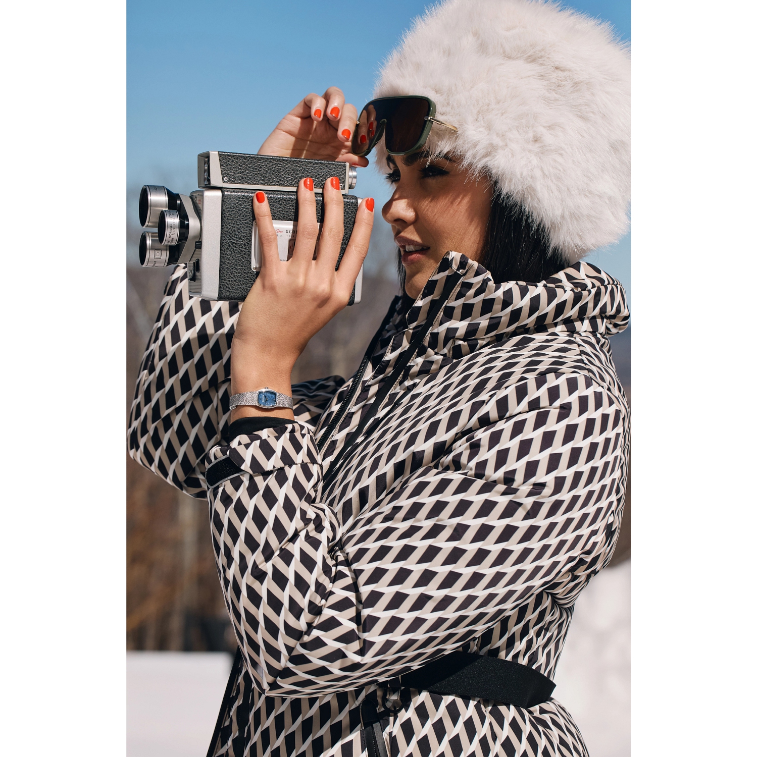 Montre à quartz pour femmes 17 mm de Bulova avec boîtier et bracelet en acier inoxydable argenté et cadran bicarbonate de soude bleue