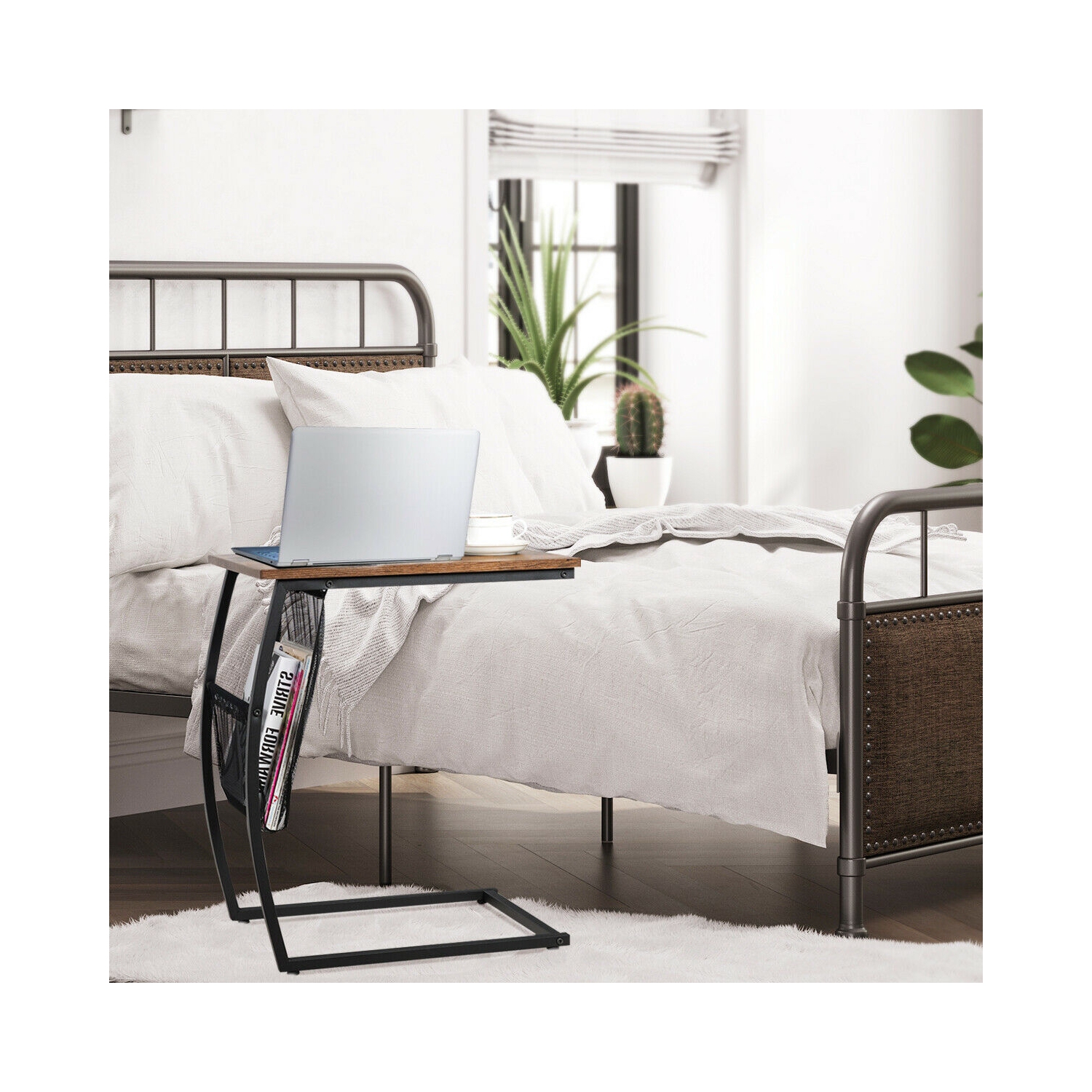 Table de bout rétro en forme de C avec pochette latérale et cadre en métal pour canapé ou lit