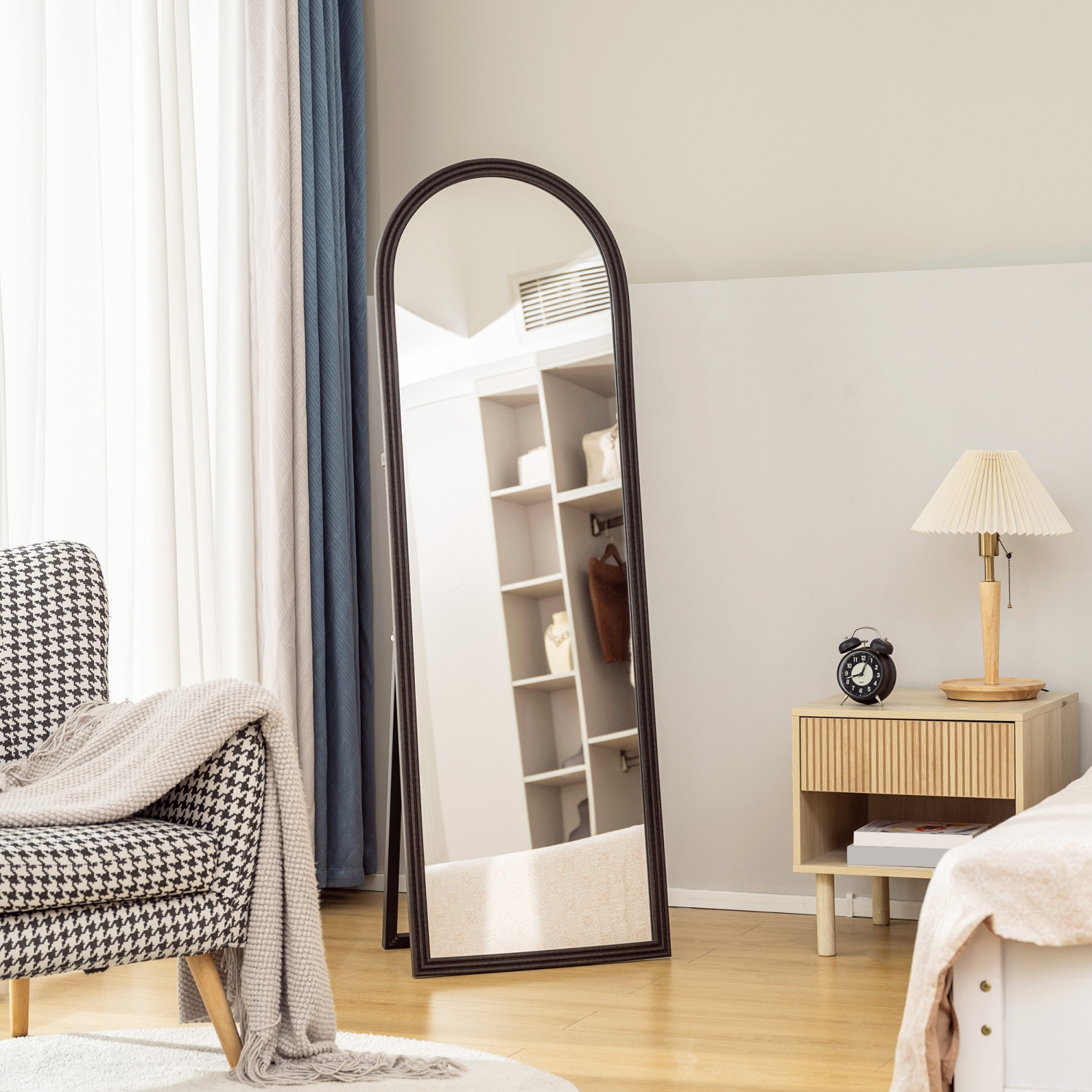 Miroir pleine longueur de 64 x 21 po de HOMCOM, miroir autonome, incliné ou mural avec dessus arqué pour salon, chambre à coucher, grain de bois