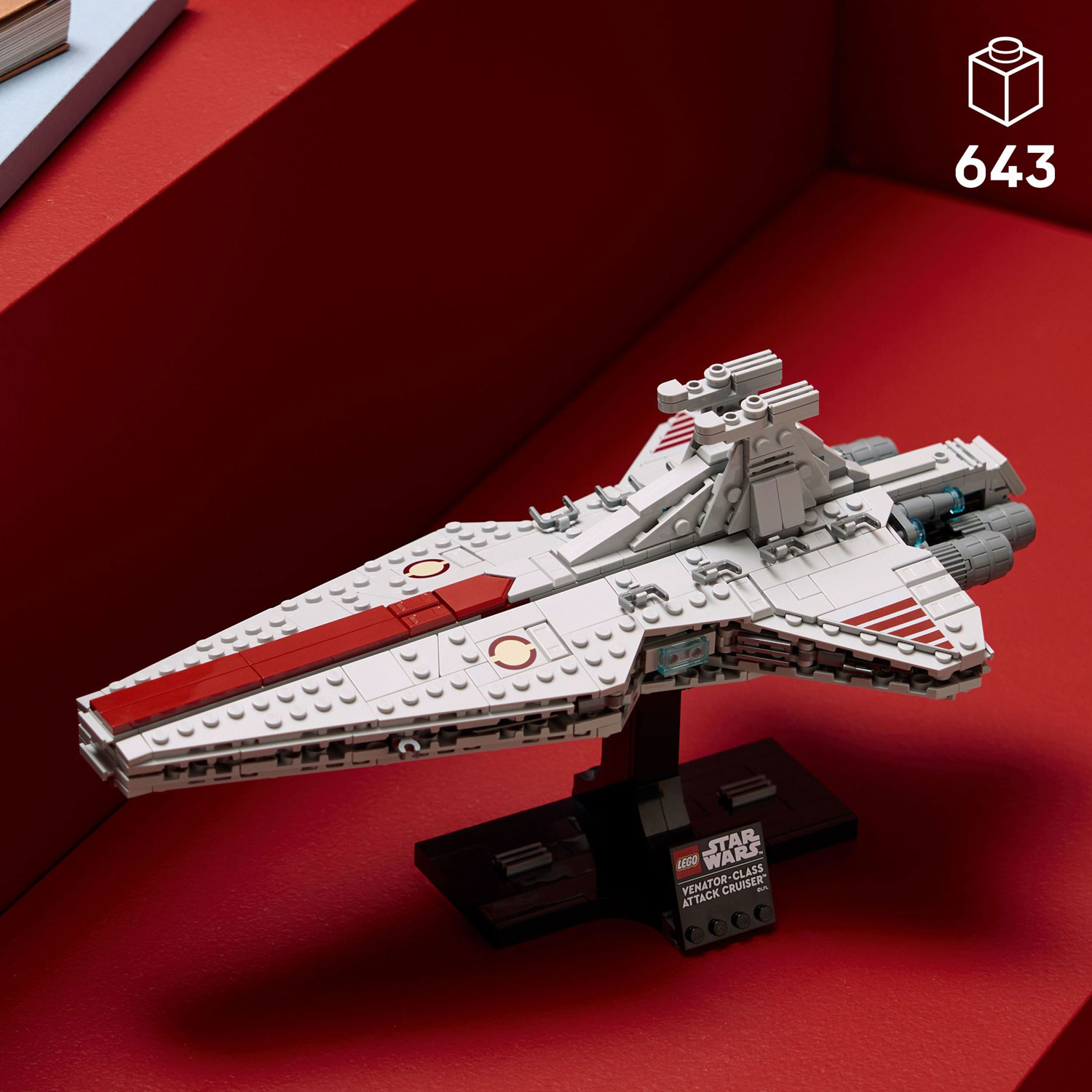 LEGO Star Wars: Venator-Class Attack Cruiser - 643 Pieces