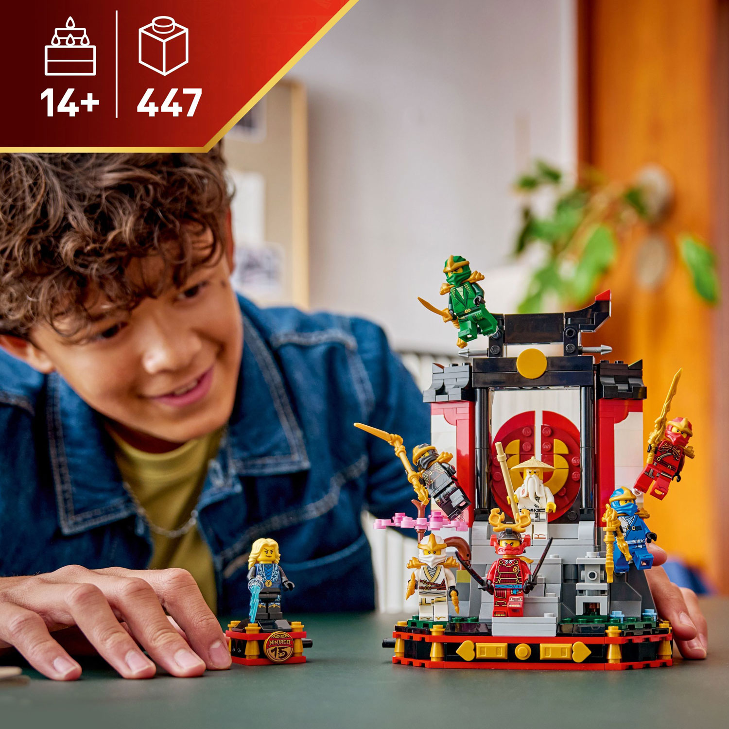 LEGO Ninjago : Le socle d'exposition de personnages ninjas - 15e anniversaire - 447 pièces