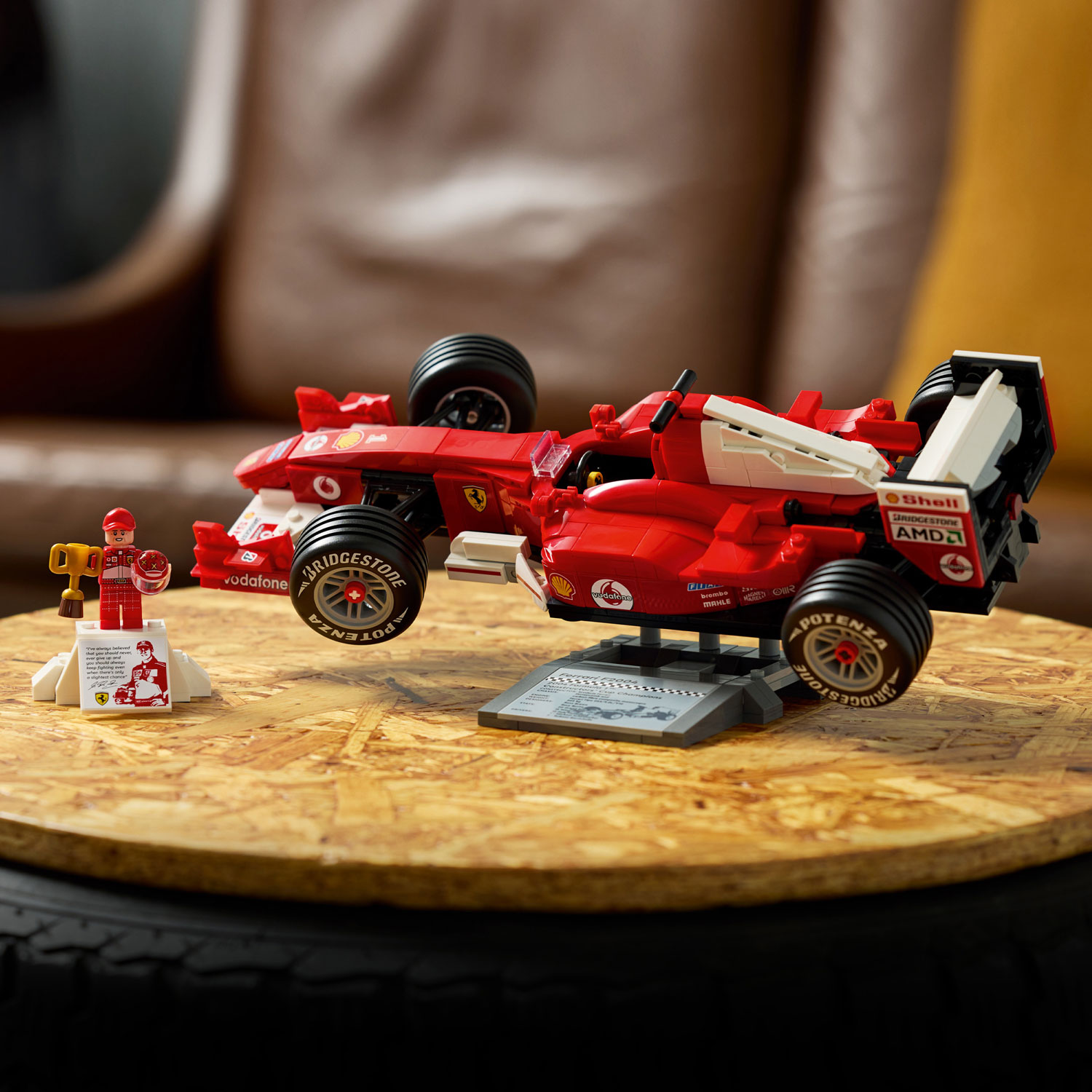 LEGO Icons: Ferrari F2004 & Michael Schumacher - 735 Pieces
