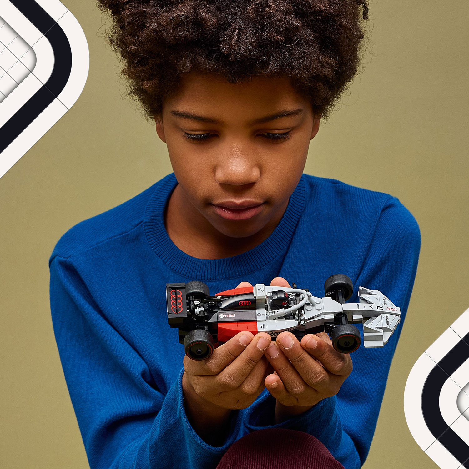 LEGO Speed Champions: Audi Revolut F1 Team R26 Race Car - 215 Pieces