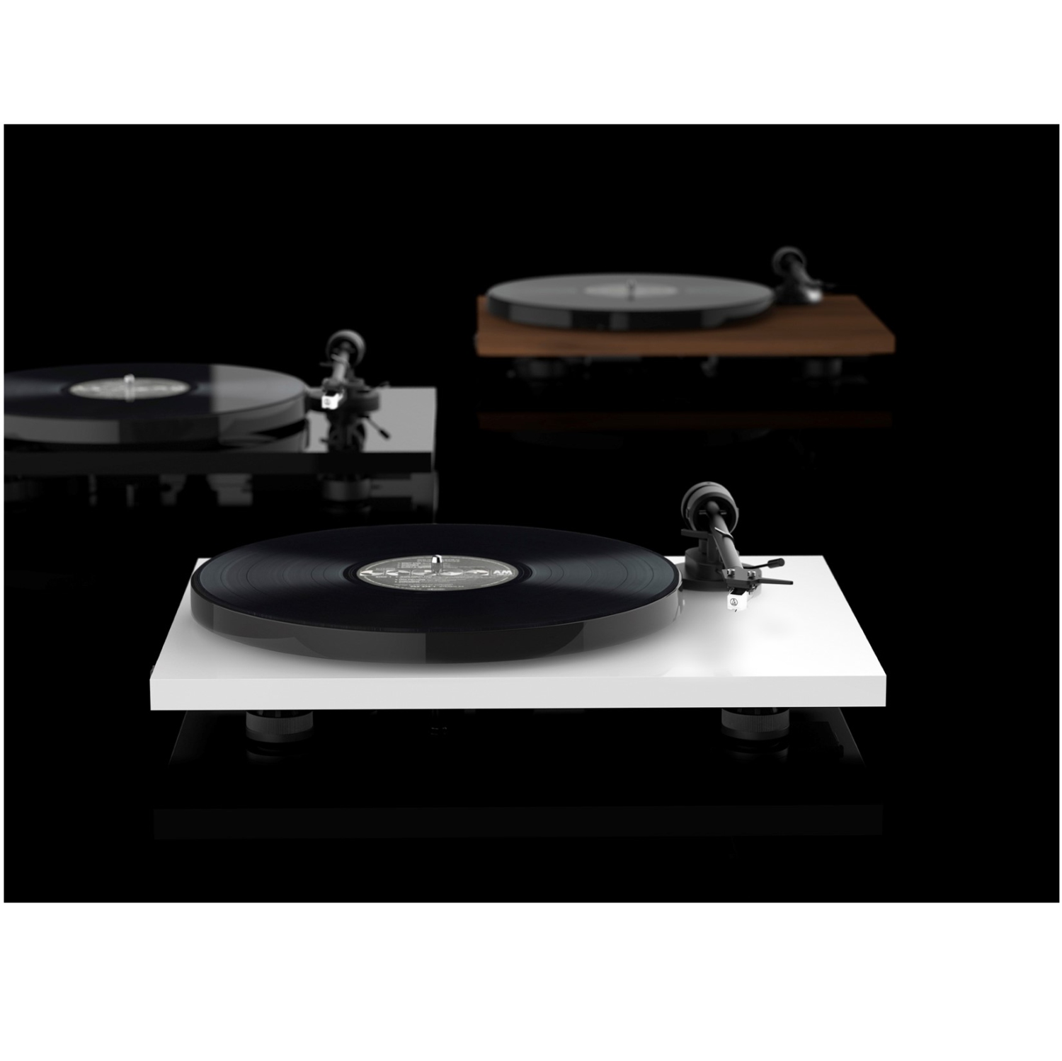 Tourne-disque d'entrée de gamme E1 BT prêt à l'emploi de Pro-Ject avec préamplificateur phono intégré et émetteur BT - Blanc lustré