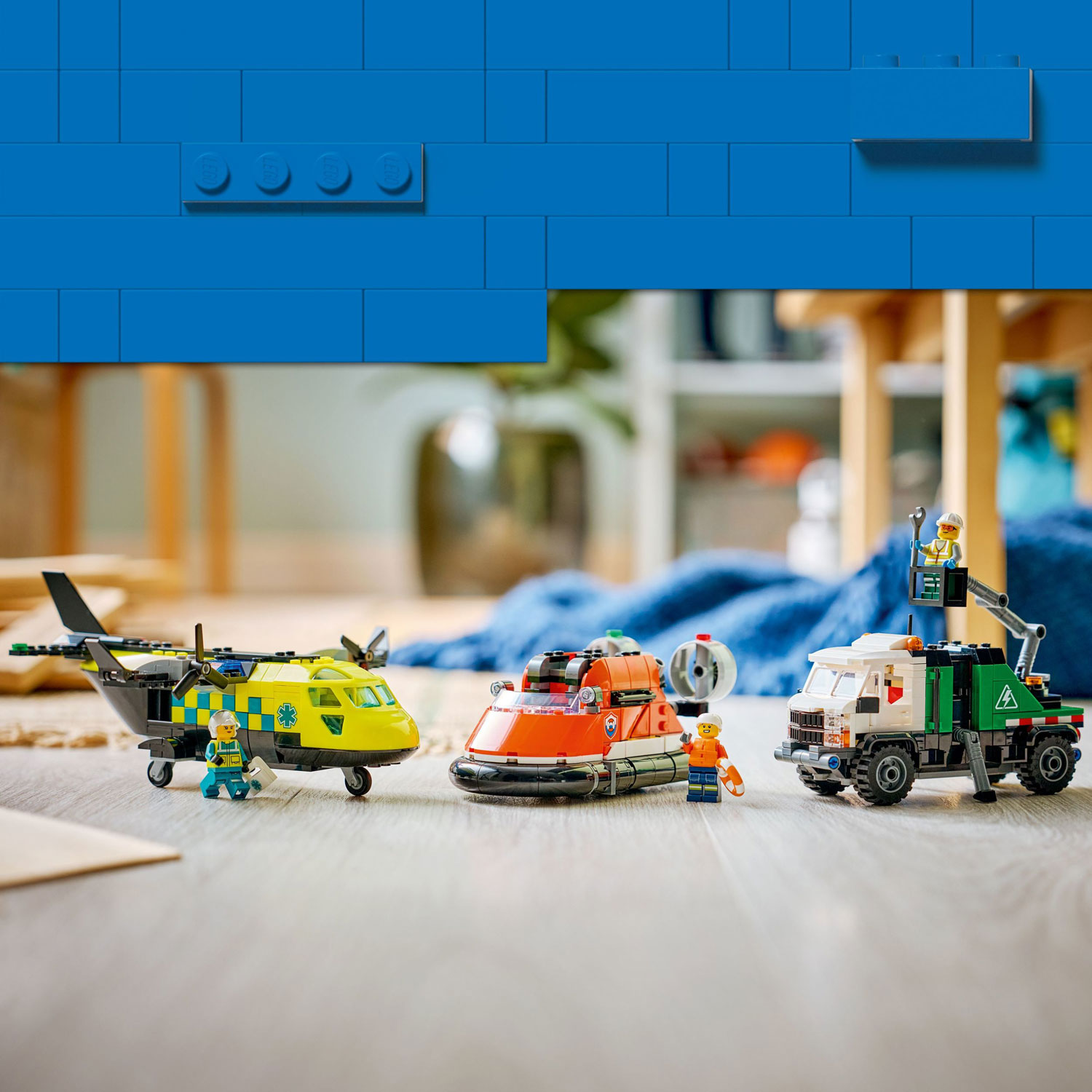 LEGO City Great Vehicles : Avion, camion d'assistance et aéroglisseur à combiner - 990 pièces