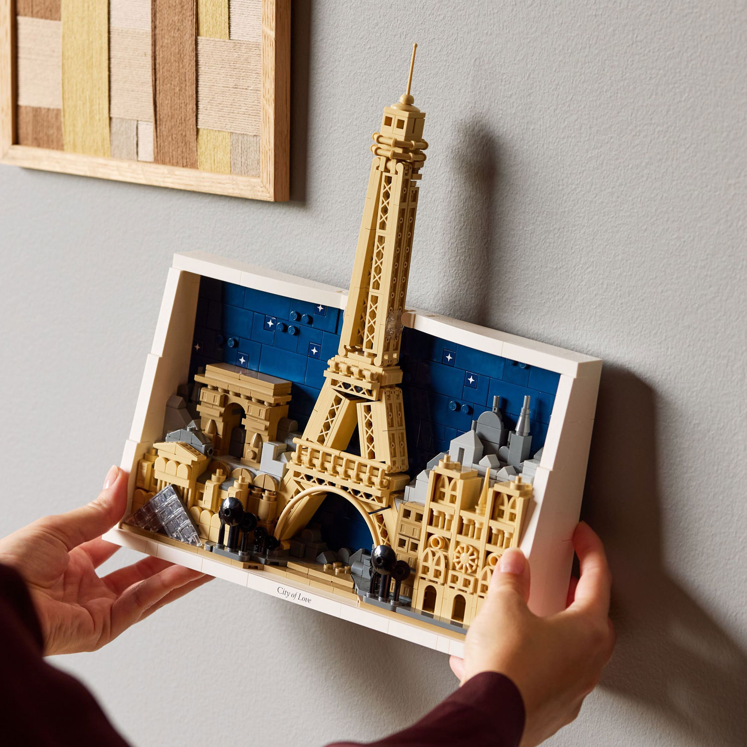 LEGO Architecture: Paris – City of Love - 958 Pieces