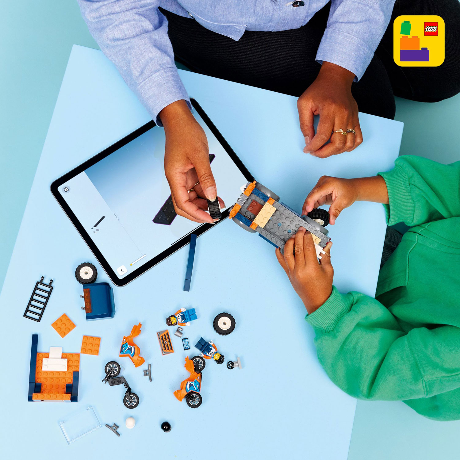 LEGO City Great Vehicles: Motorcycle Transporter - 88 Pieces