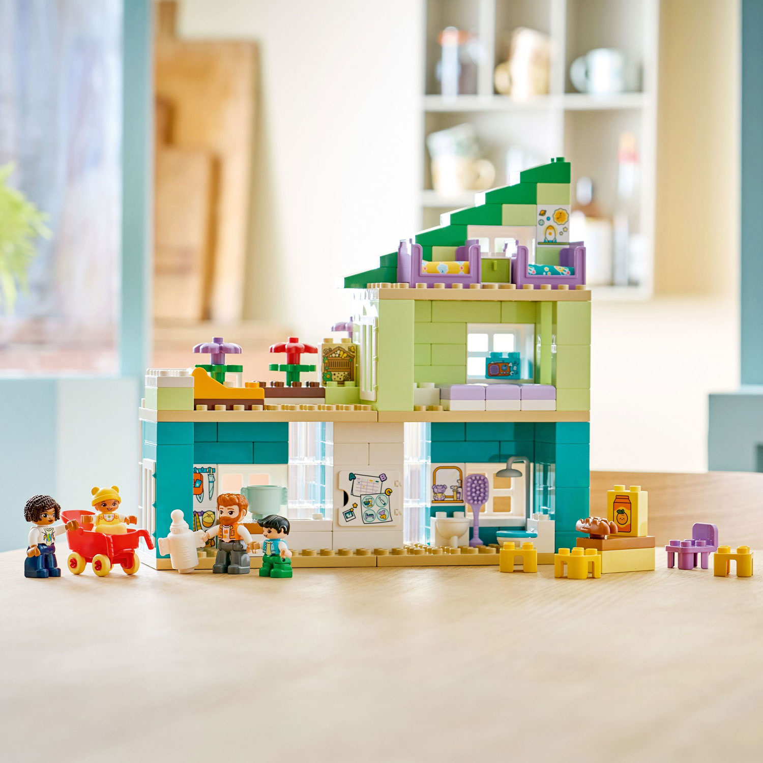 LEGO DUPLO : La maison familiale moderne avec des figurines 3 en 1 - 166 pièces