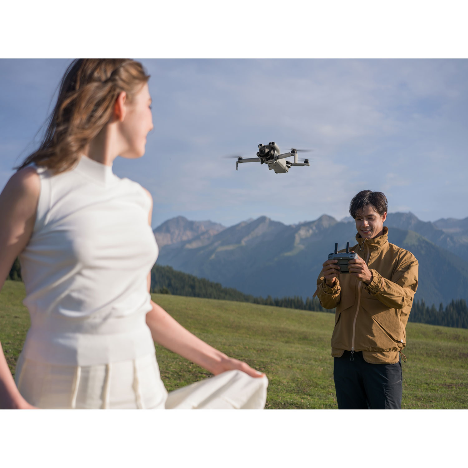 Quadricoptère Mini 5 Pro de DJI avec télécommande - Gris