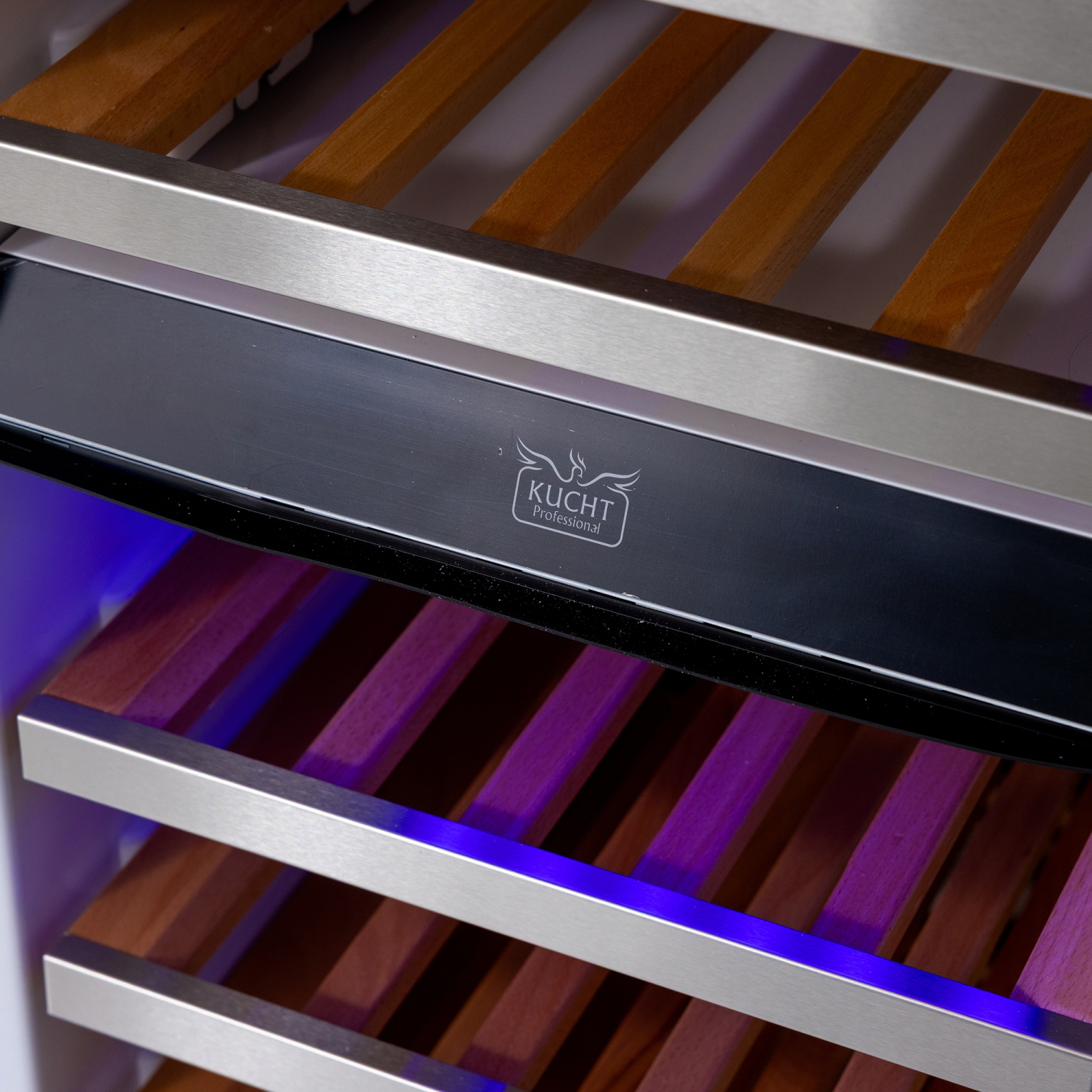 Refroidisseur à vin encastrable Professional de KUCHT 18&nbsp;po à trois zones prêt pour panneau