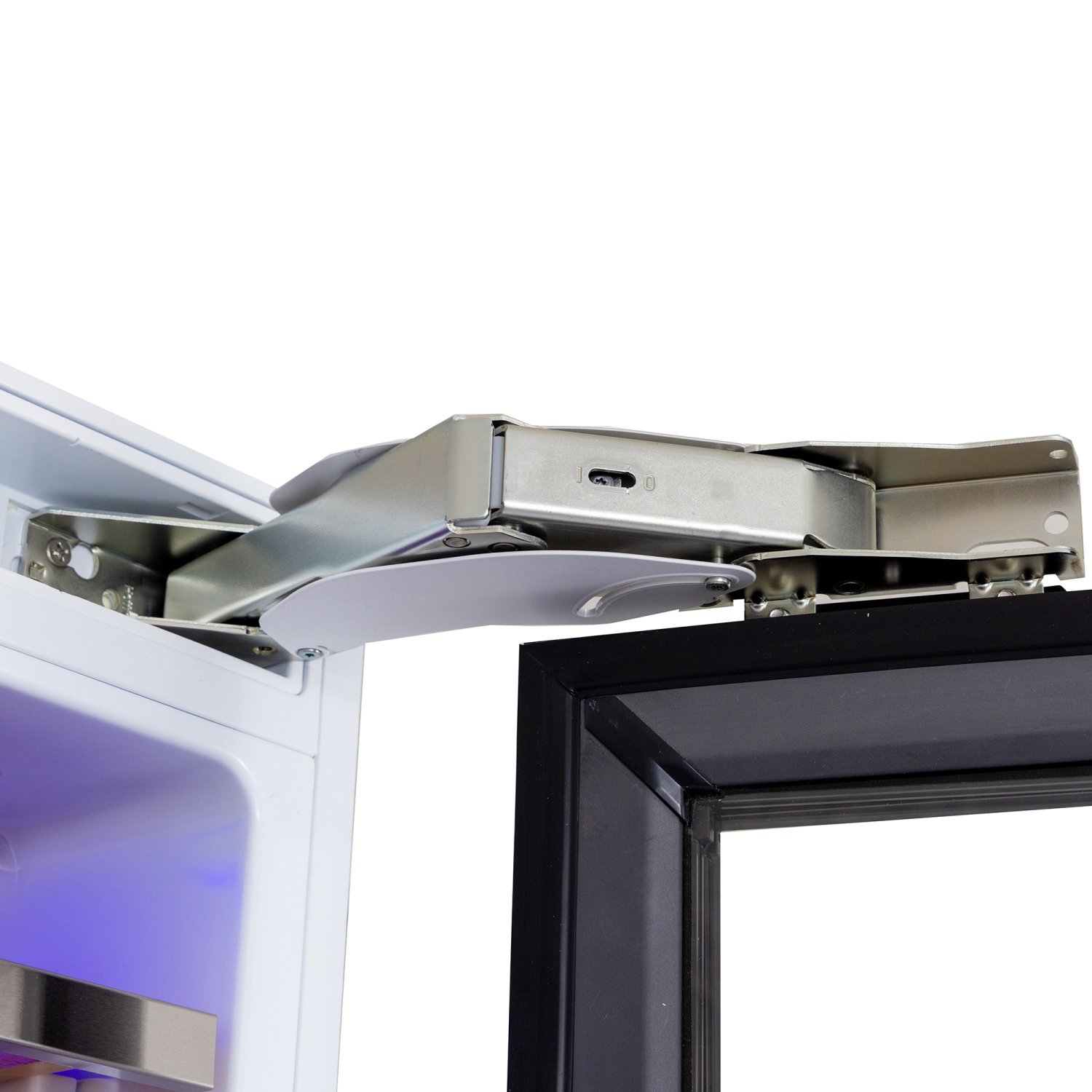 Refroidisseur à vin encastrable Professional de KUCHT 18&nbsp;po à trois zones prêt pour panneau