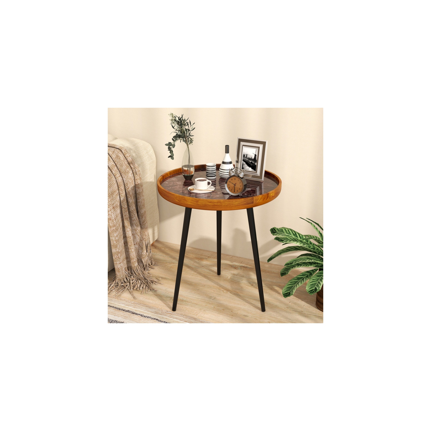 Table basse moderne avec accents coquillages et design du milieu du siècle