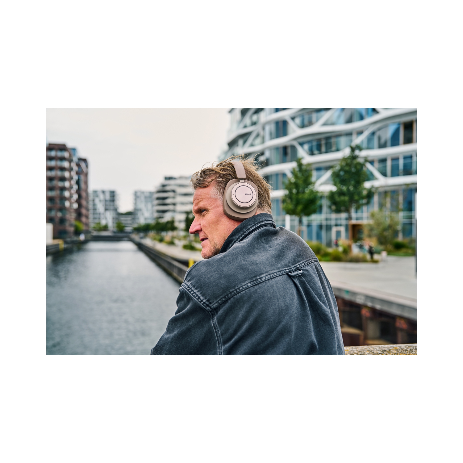 DALI IO-12 Over-The-Ear Wireless/Wired Hi-Fi Active Noise Cancelling Headphones