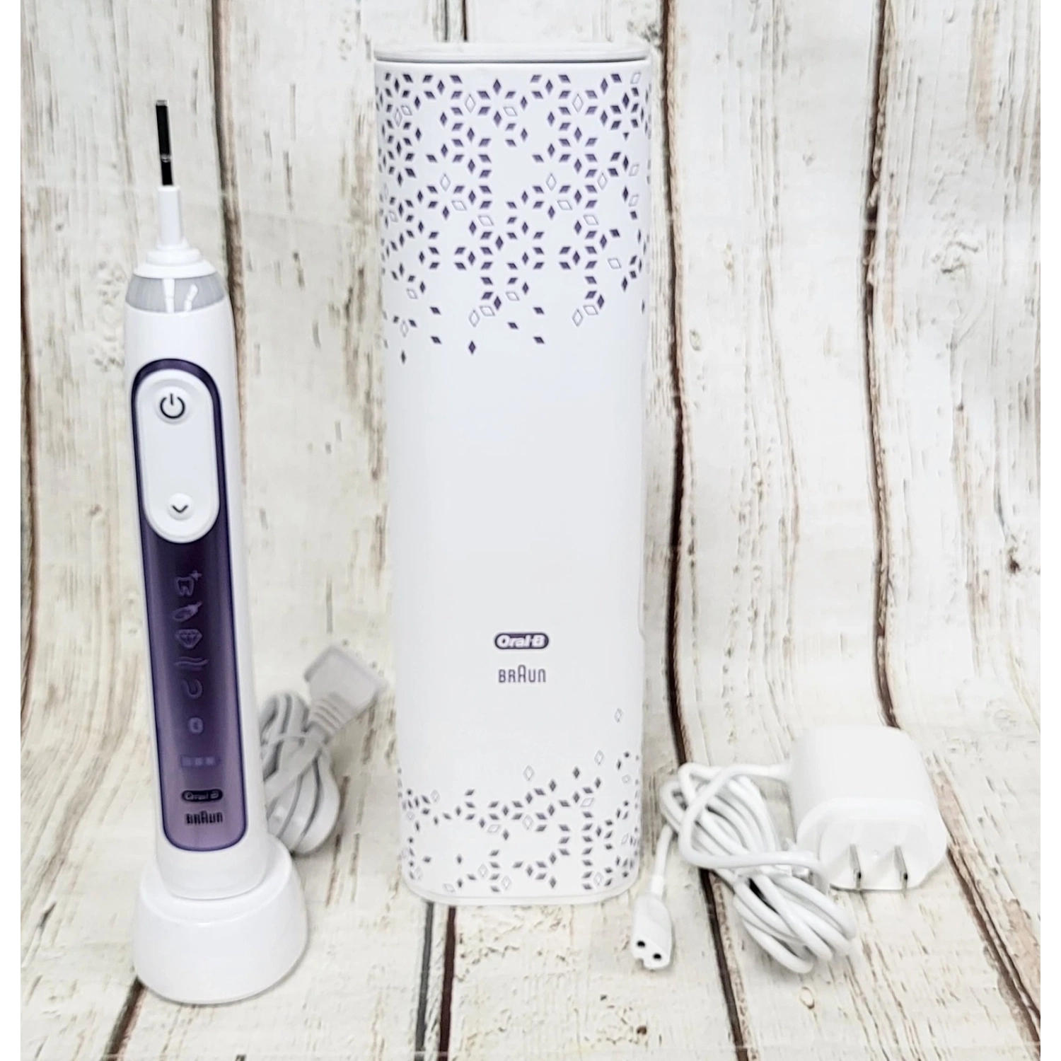 Boîte ouverte – Poignée de brosse à dents Genius 3771 D'ORAL-B avec étui et chargeur, violet orchidée