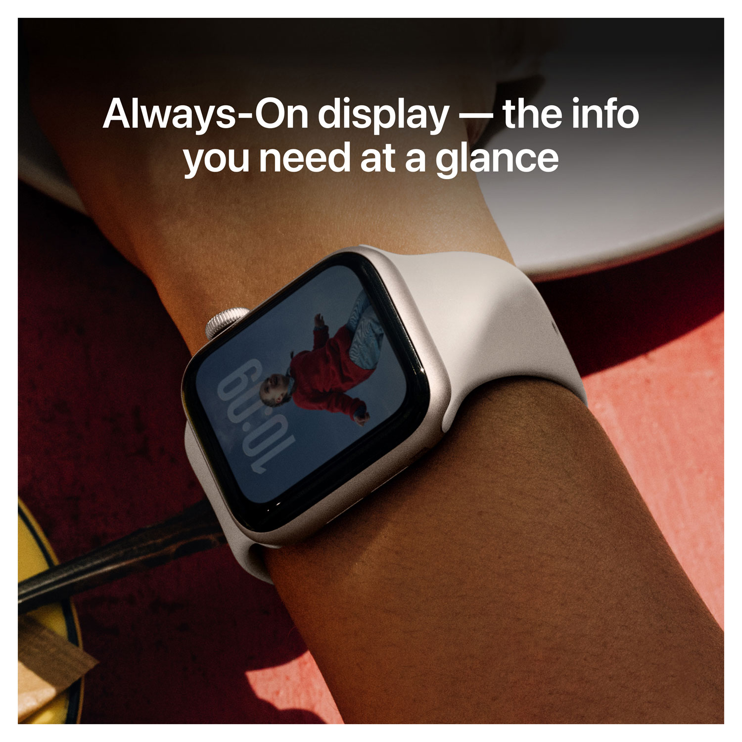 Apple Watch SE 3 44mm Starlight Aluminum Case with Starlight Sport Band - Small/Medium