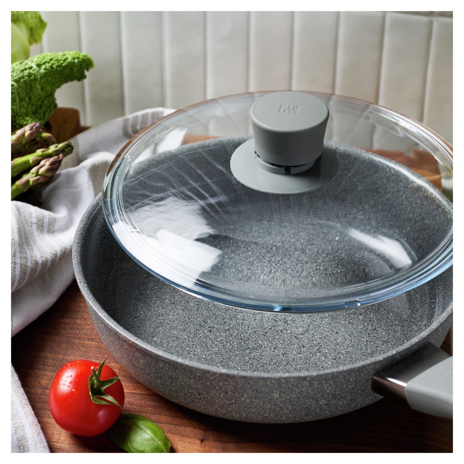 Sauteuse en aluminium avec couvercle en céramique 24&nbsp;cm Parma Plus de ZWILLING