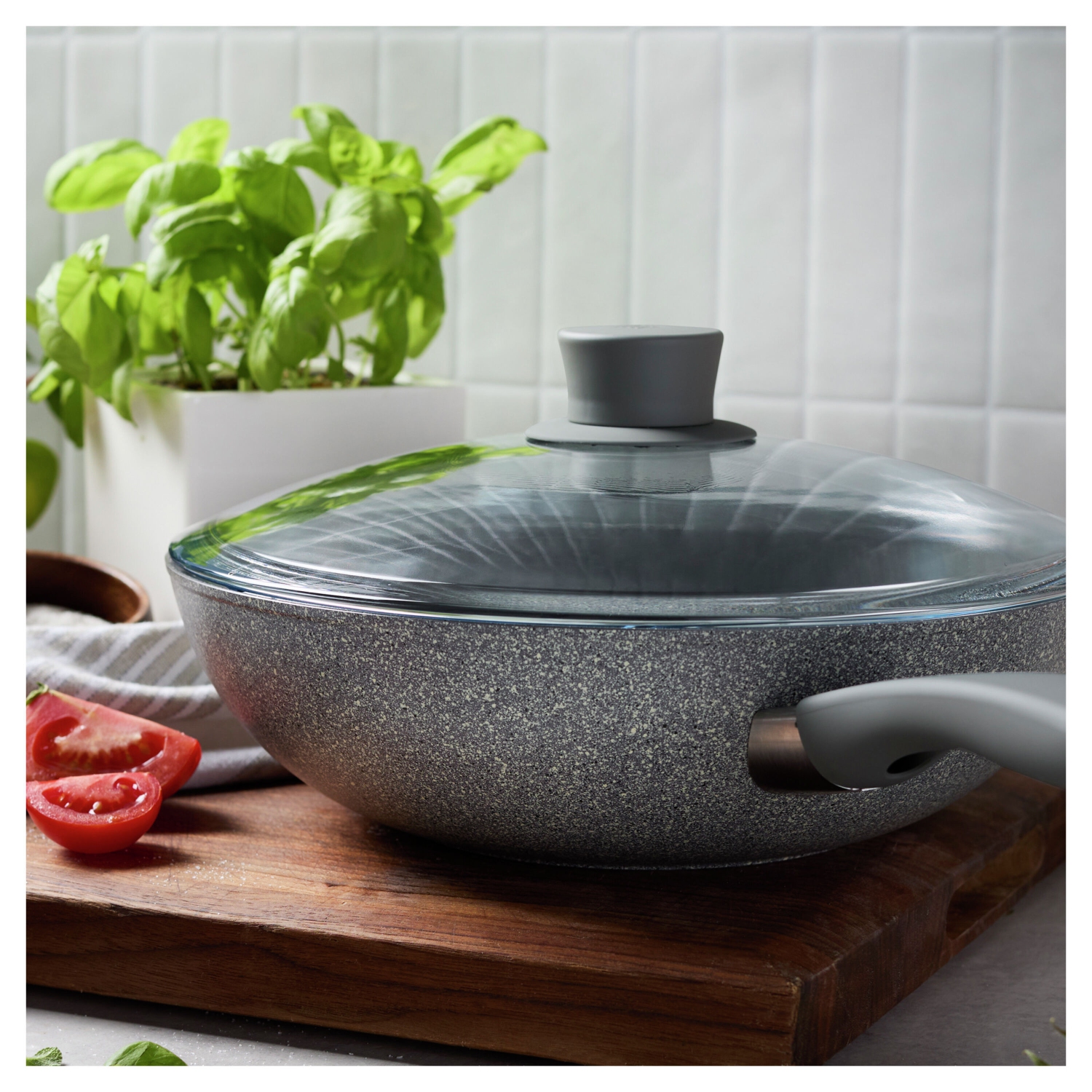 ZWILLING Parma Plus Ceramic 28 cm / 11 inch Aluminum Wok With Lid