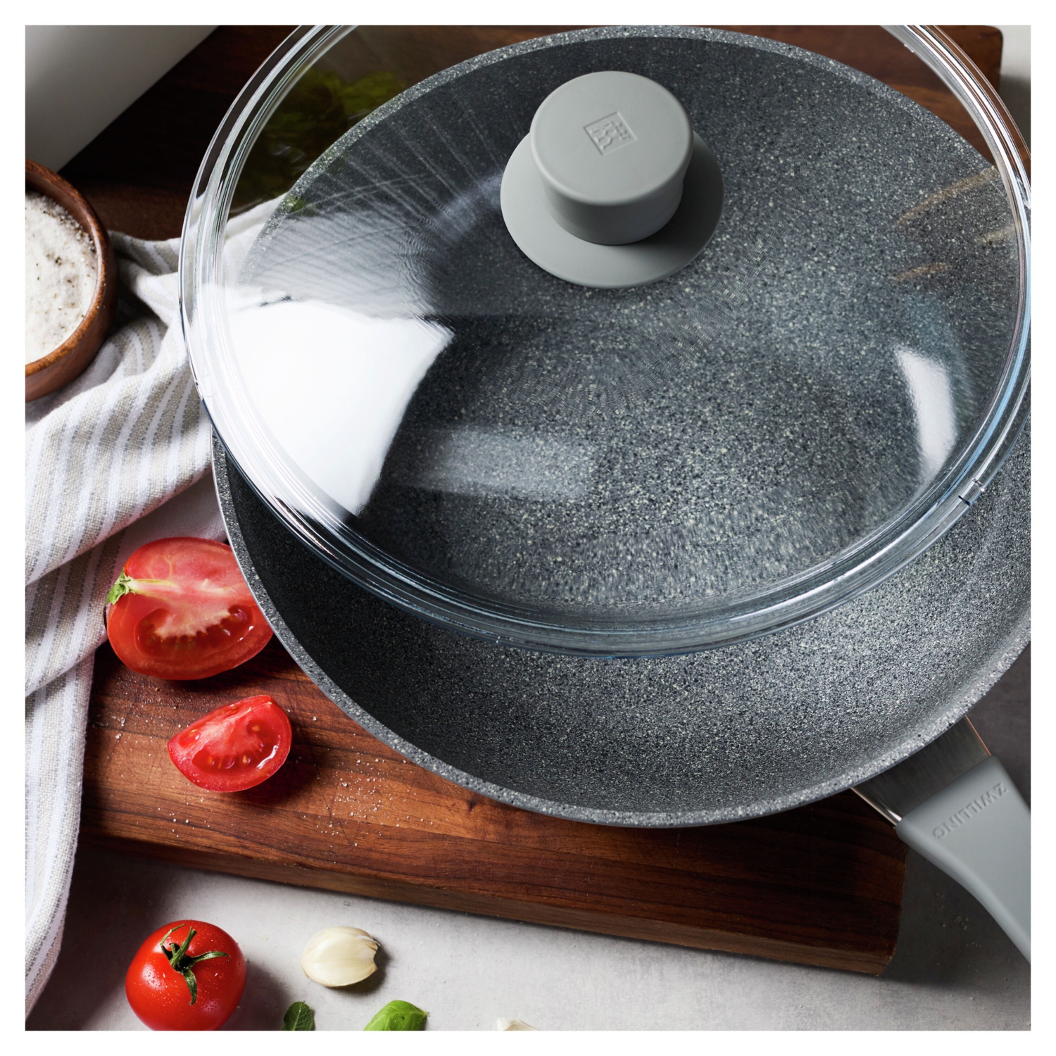 ZWILLING Parma Plus Ceramic 28 cm / 11 inch Aluminum Wok With Lid