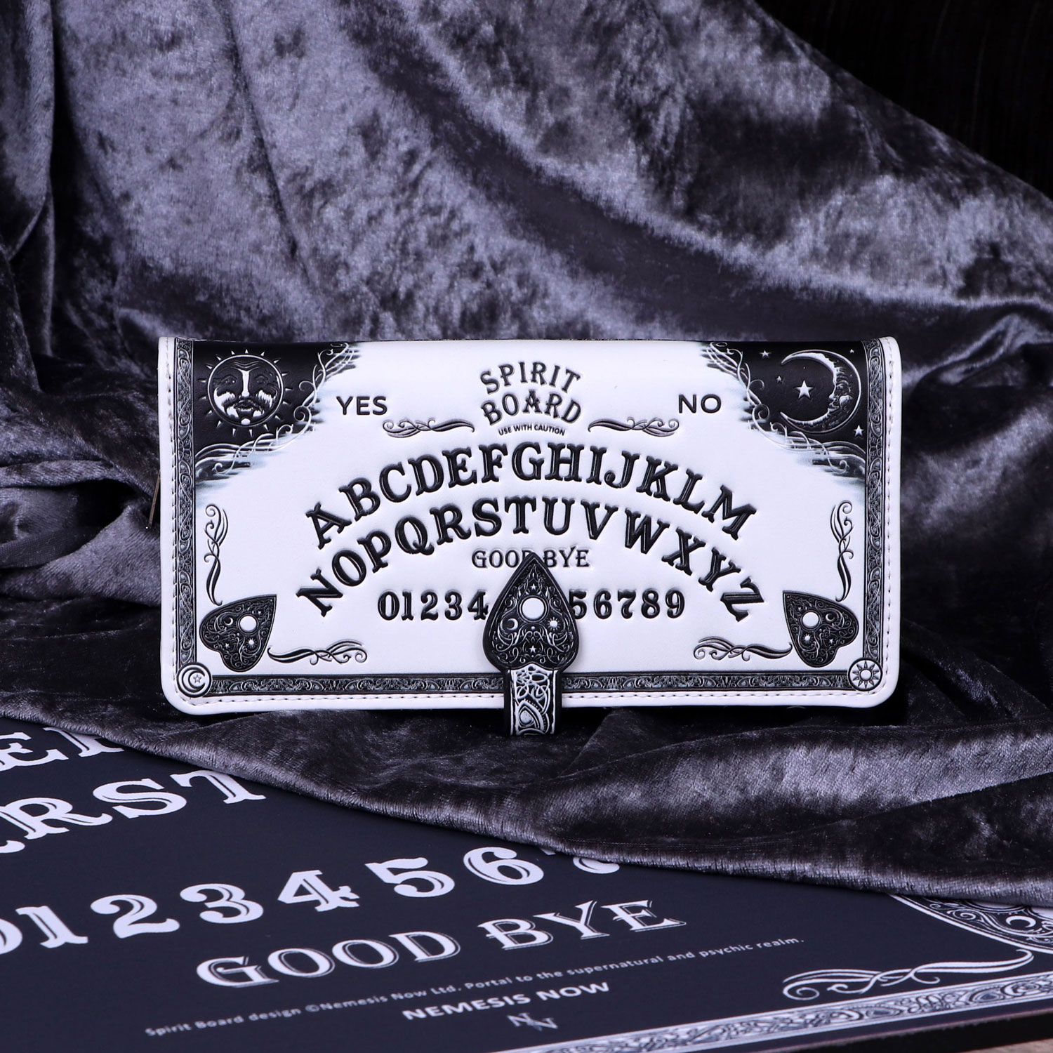 Porte-monnaie à relief avec planche à esprit de Nemesis Now - Blanc