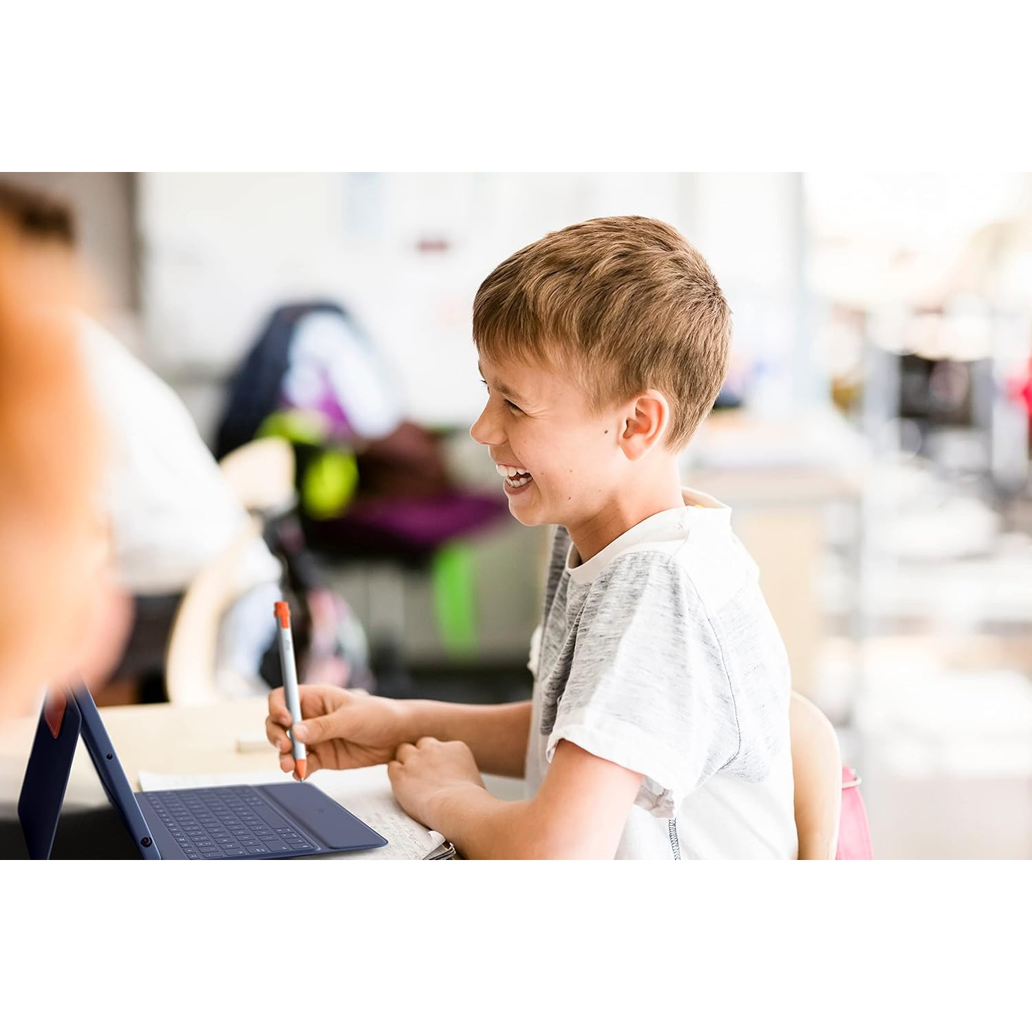 Remis à neuf - Étui-clavier Rugged Combo 3 de Logitech pour iPad avec connecteur intelligent (7ᵉ, 8ᵉ et 9ᵉ Génération) pour l'éducation - Bleu