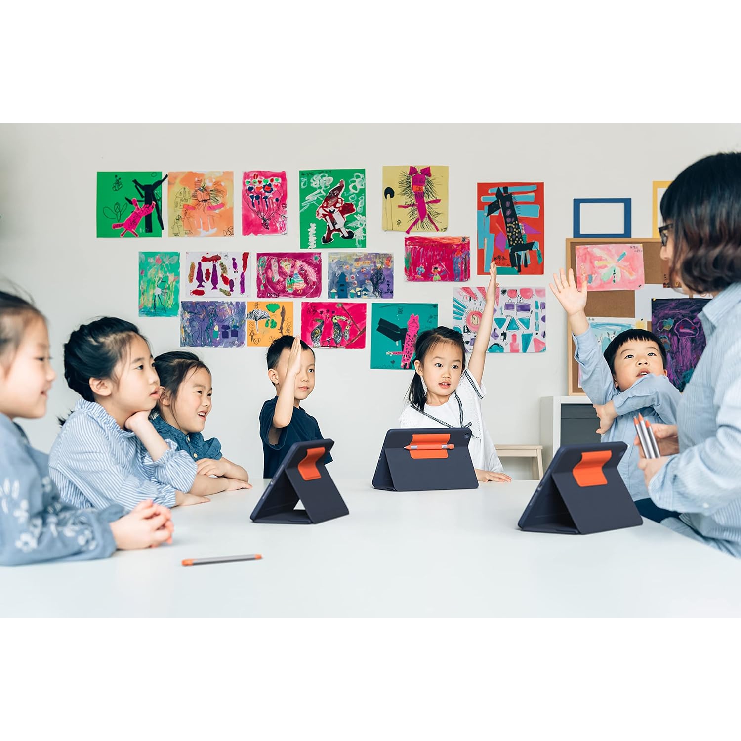 Remis à neuf - Étui-clavier Rugged Combo 3 de Logitech pour iPad avec connecteur intelligent (7ᵉ, 8ᵉ et 9ᵉ Génération) pour l'éducation - Bleu