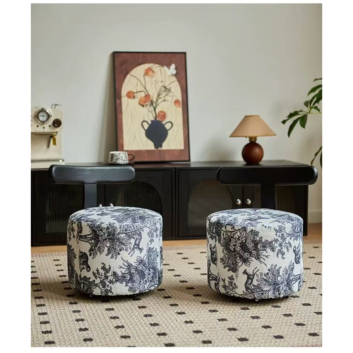 Tabouret de coiffeuse rond moderne rembourré avec dossier en T, tissu à imprimé animal rétro et roulettes pivotantes à 360° – Noir et blanc