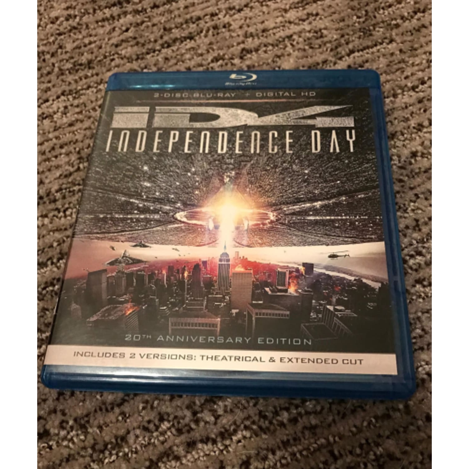 Independence Day - (Digitally Mastered in HD, Pan & Scan, With Movie Cash) - [Blu-ray]