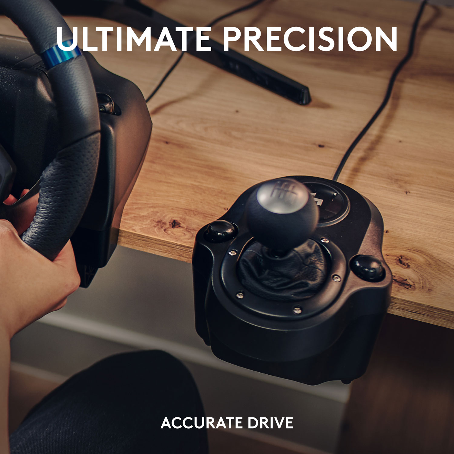 Volant de course et pédales G923 de Logitech avec levier de vitesses Driving Force pour PS5/PS4/PC - Noir