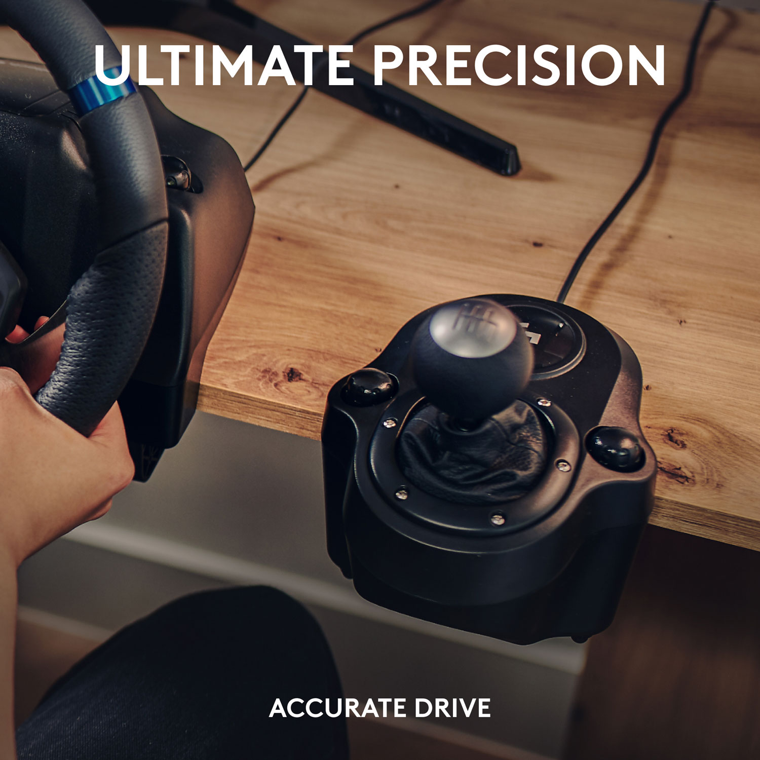 Volant de course et pédales G923 de Logitech avec levier de vitesse Driving Force pour Xbox Series X|S et Xbox One