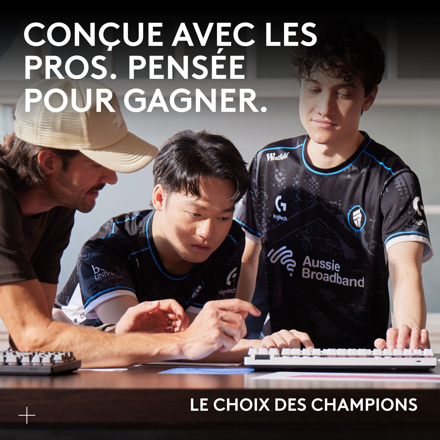 Souris de jeu sans fil compacte 44 000 ppp PRO X Superlight 2 à capteur HERO 2 de Logitech G - Blanc