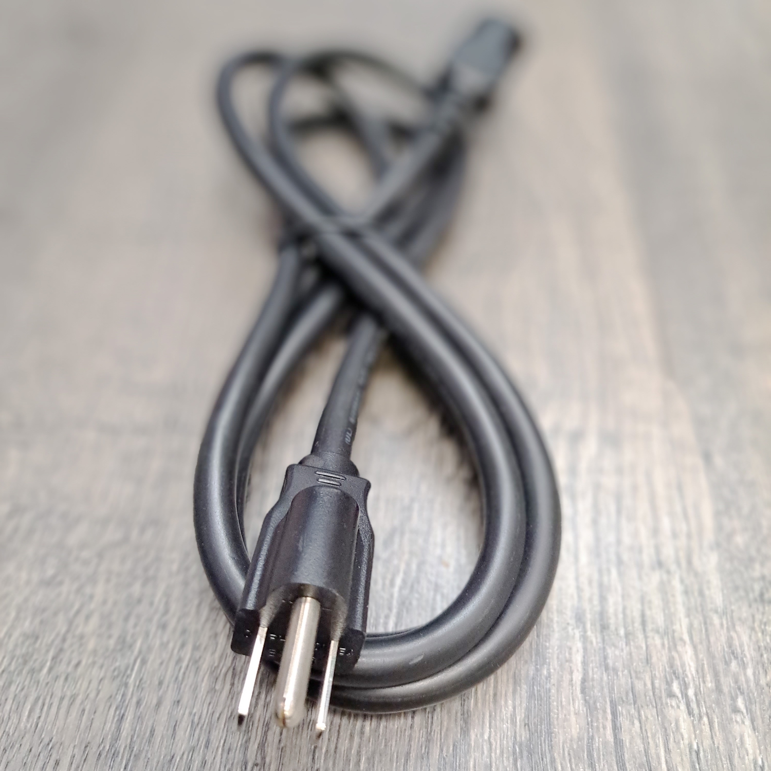 Cordon d'alimentation c.a. Phino 14AWG | 99.9999% cuivre pur pour appareils haute fidélité et médicaux