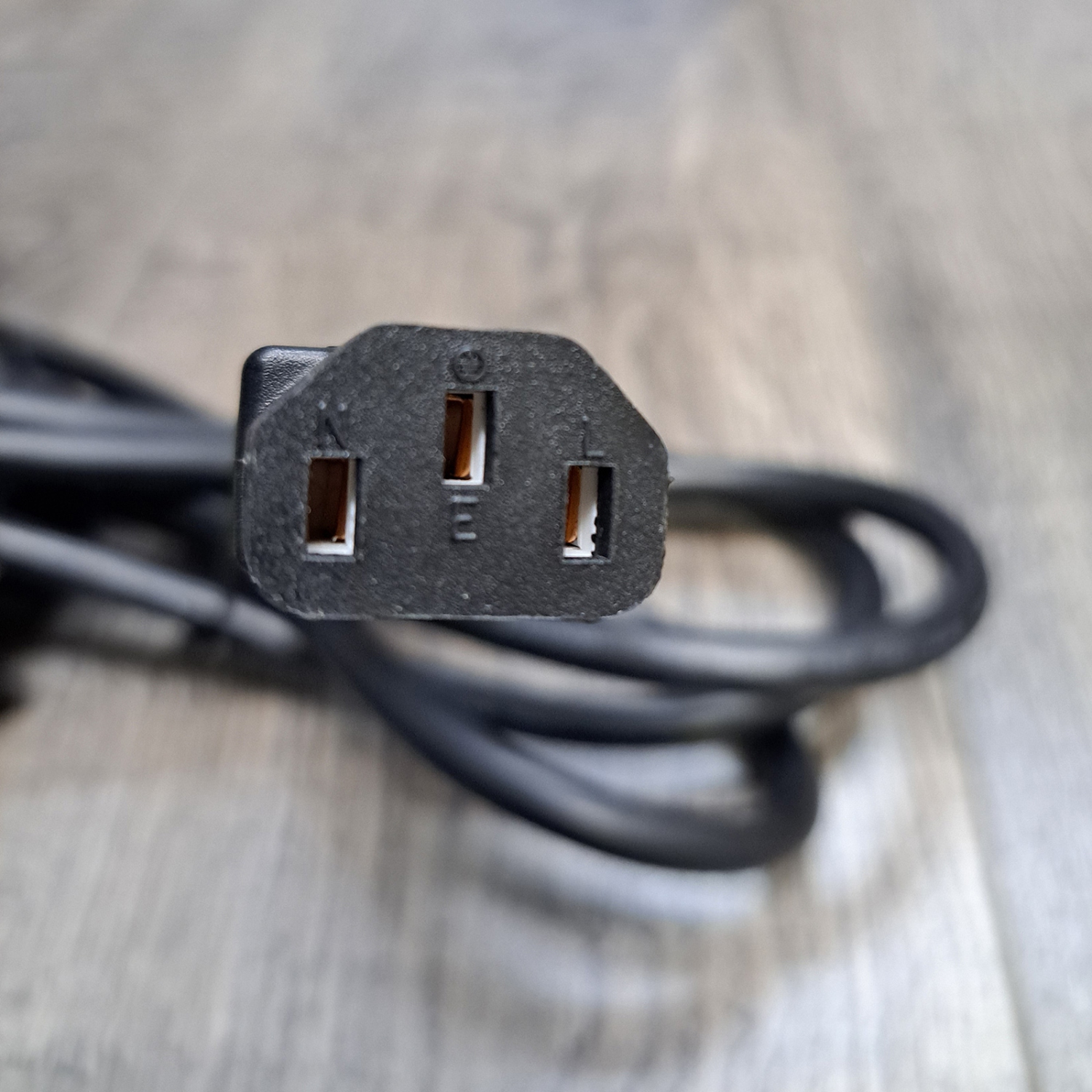 Cordon d'alimentation c.a. Phino 14AWG | 99.9999% cuivre pur pour appareils haute fidélité et médicaux