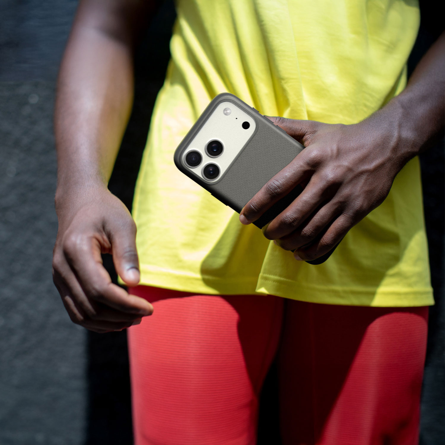 Étui souple ajusté Aire d'Incase Designs avec MagSafe pour iPhone 17 Pro Max - Noir