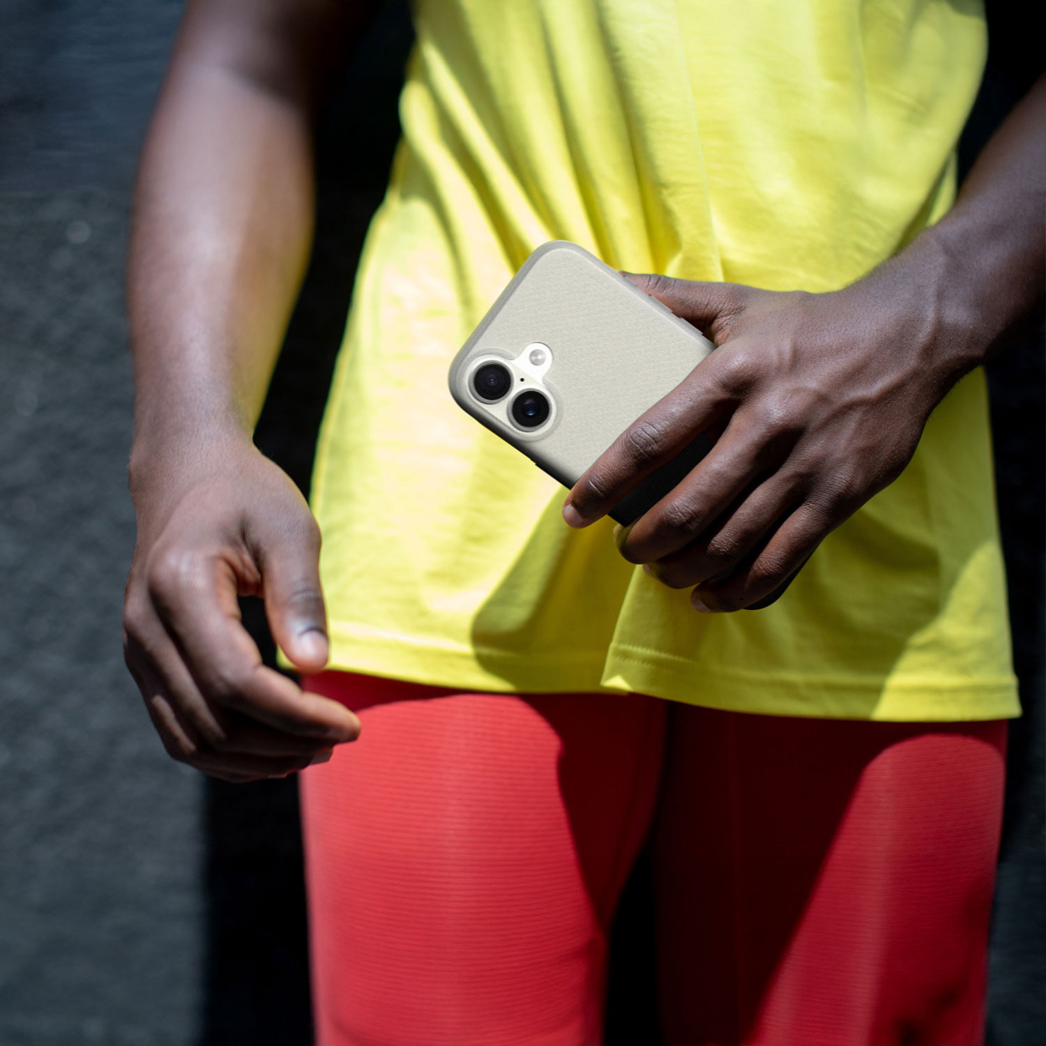 Étui souple ajusté Aire d'Incase Designs avec MagSafe pour iPhone 17 - Transparent