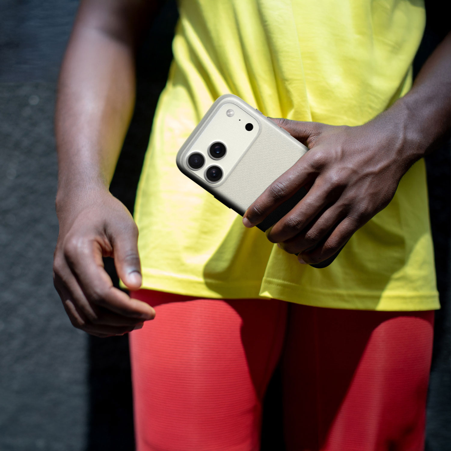 Étui souple ajusté Aire d'Incase Designs avec MagSafe pour iPhone 17 Pro Max - Transparent