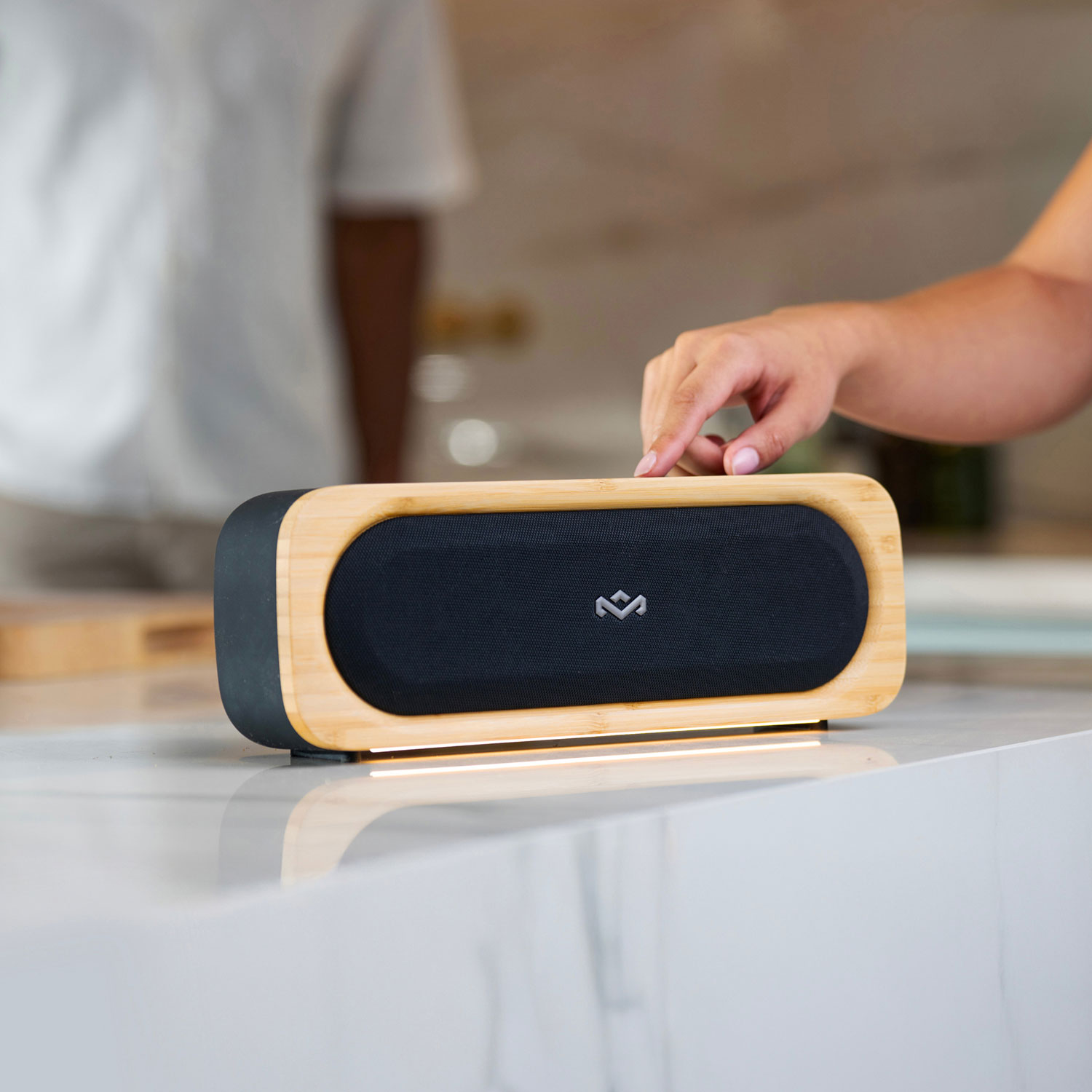 Haut-parleur sans fil Bluetooth résistant aux éclaboussures Get Together Go de House of Marley - Noir