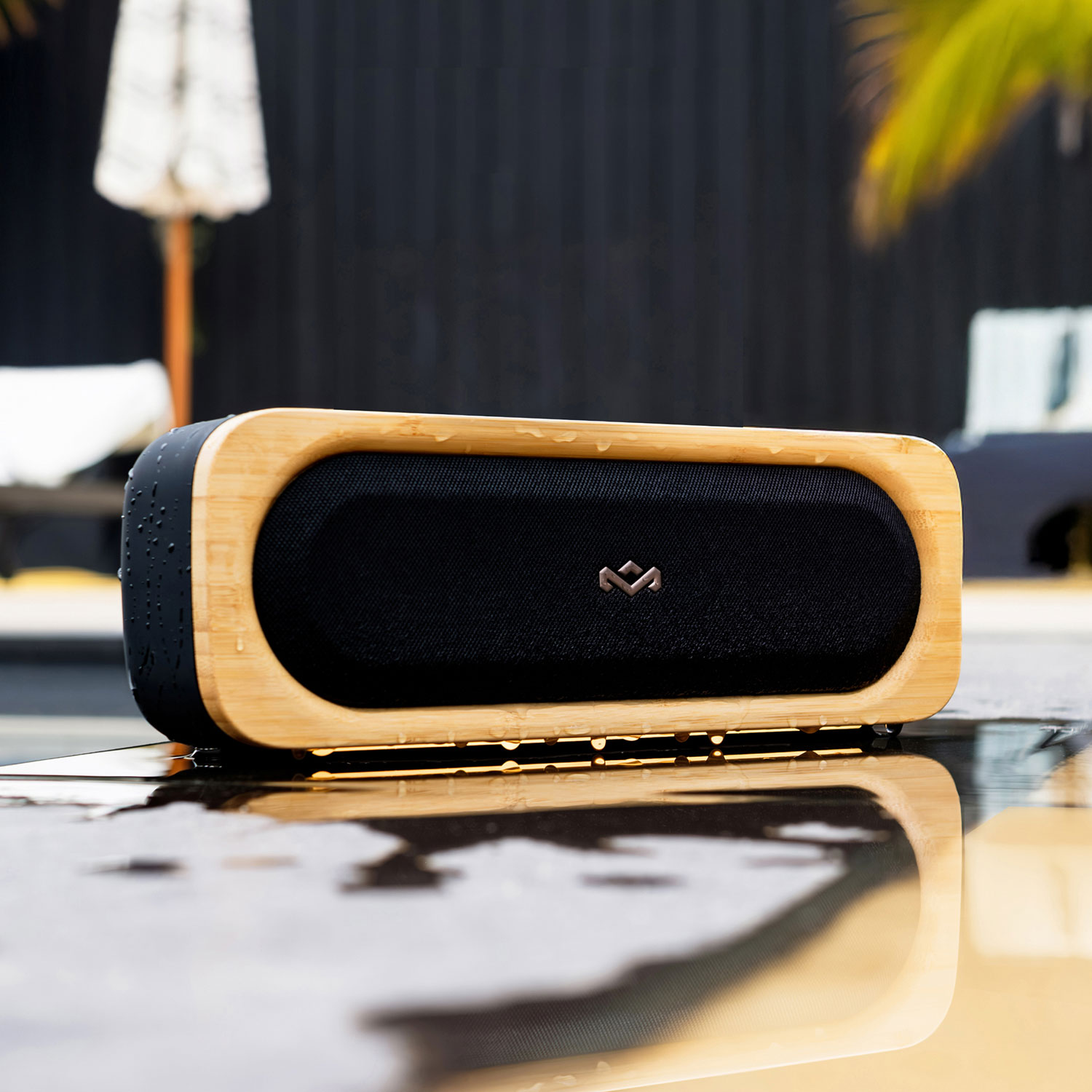 Haut-parleur sans fil Bluetooth résistant aux éclaboussures Get Together Go de House of Marley - Noir