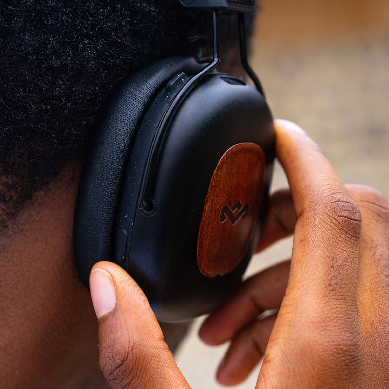 Casque d'écoute Bluetooth à suppression active du bruit Positive Vibration Rebel de House of Marley - Noir