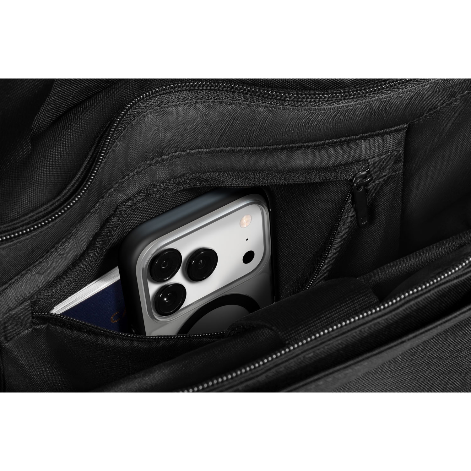 Incase Designs Fitted Hard Shell Case with MagSafe for iPhone 17 Pro - Black Translucent