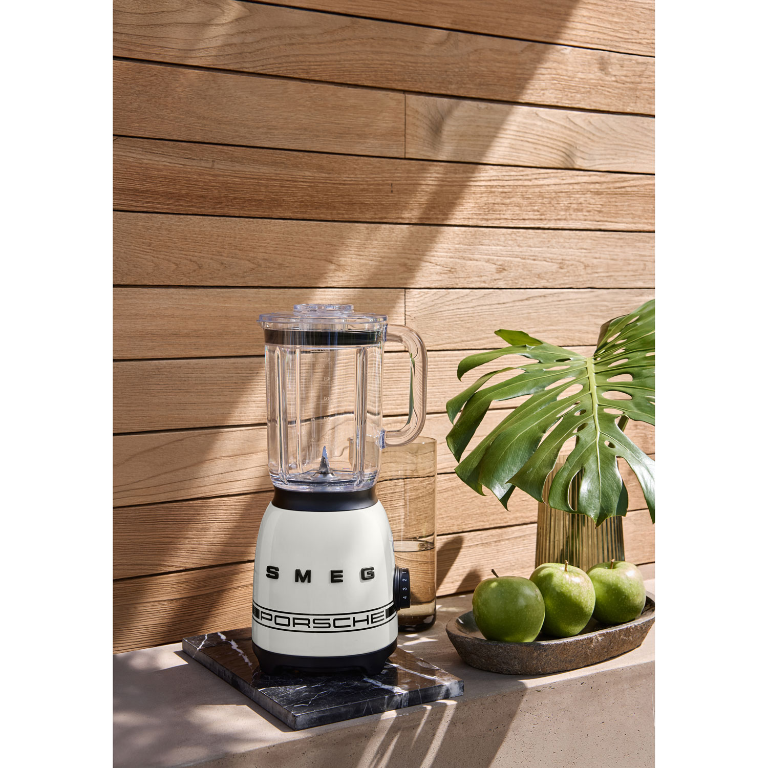 Smeg x Porsche 50's Style 1.5L 600-Watt Countertop Blender - Carrara White - Exclusive Retail Partner