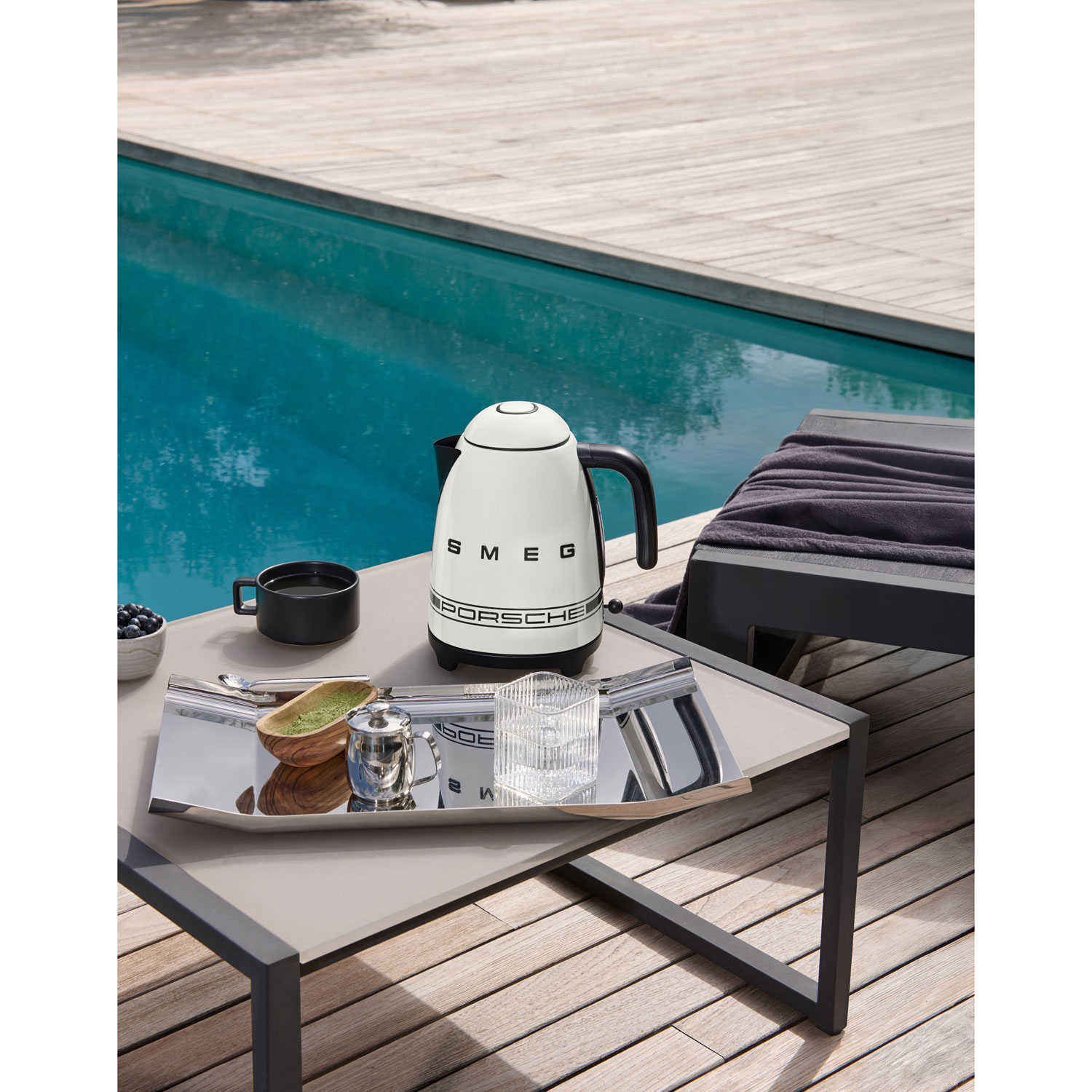 Smeg x Porsche 50's Style Electric Kettle - 1.7L - White - Exclusive Retail Partner