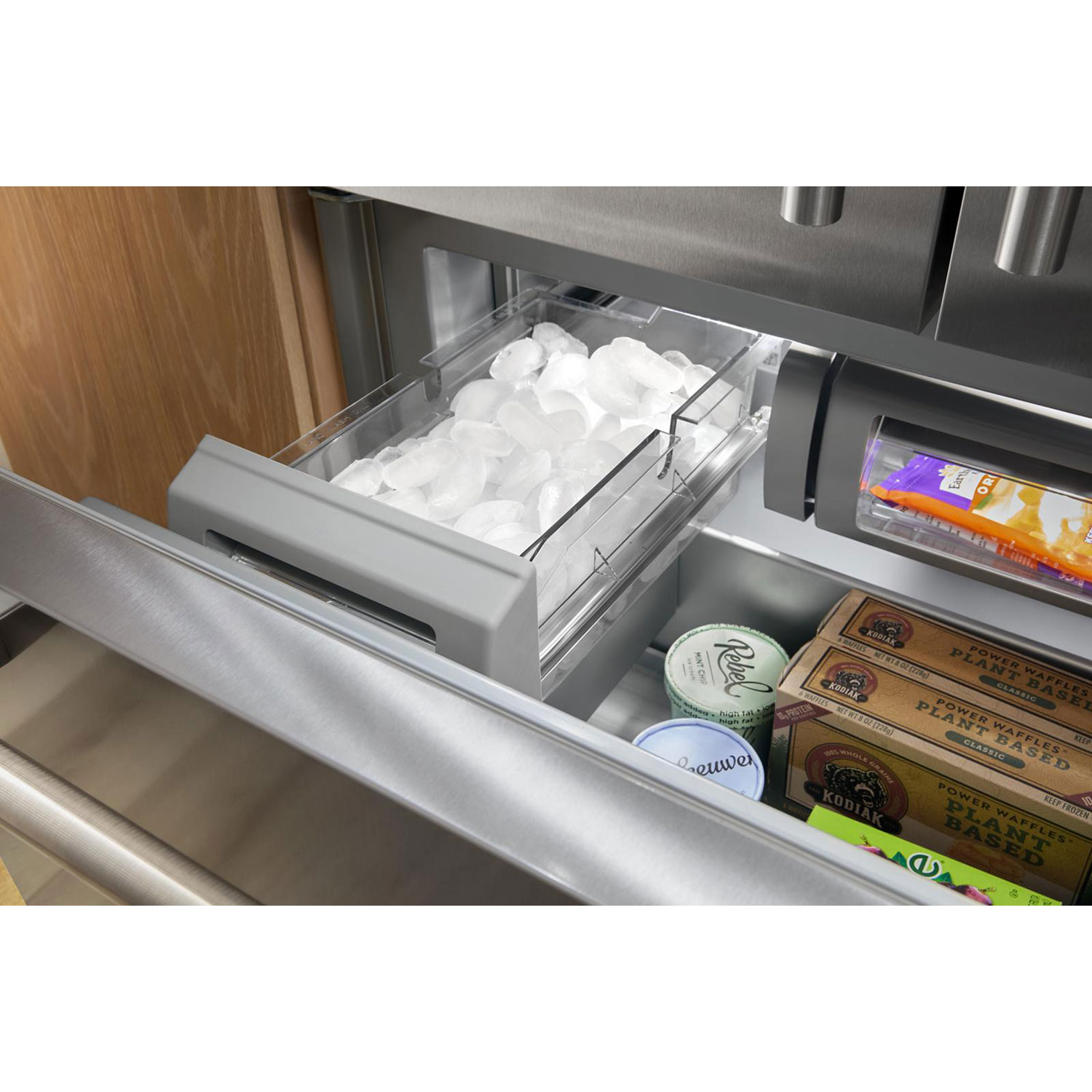 Réfrigérateur à congélateur inférieur 20,8 pi³ 36 po de KitchenAid - Acier inoxydable avec fini PrintShield