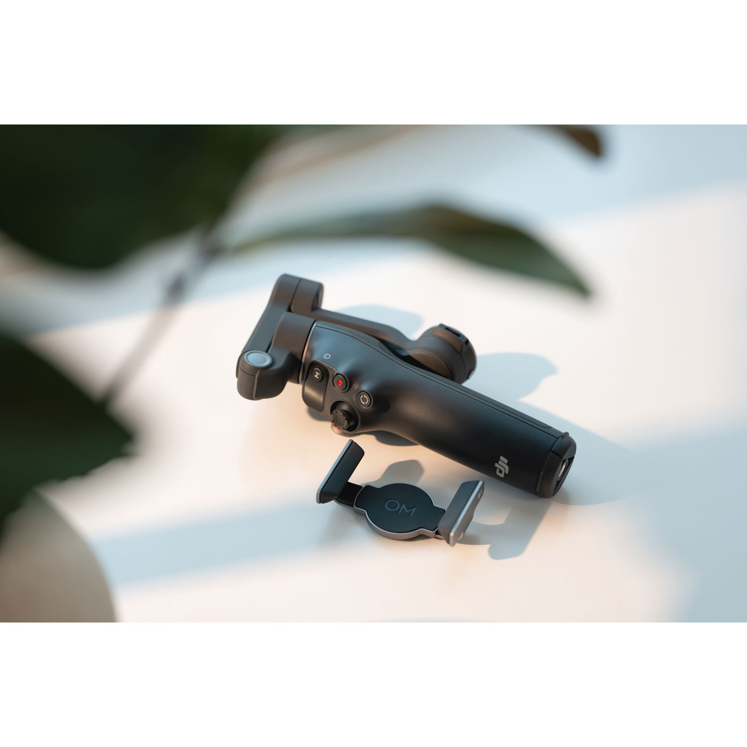 Stabilisateur à cardan Osmo Mobile 8 de DJI pour téléphone intelligent