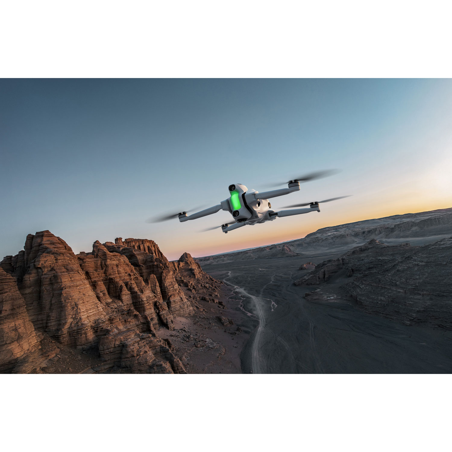 Ensemble avec quadricoptère A1 Explorer d'Antigravity avec caméra et manette - Prêt à voler - Gris